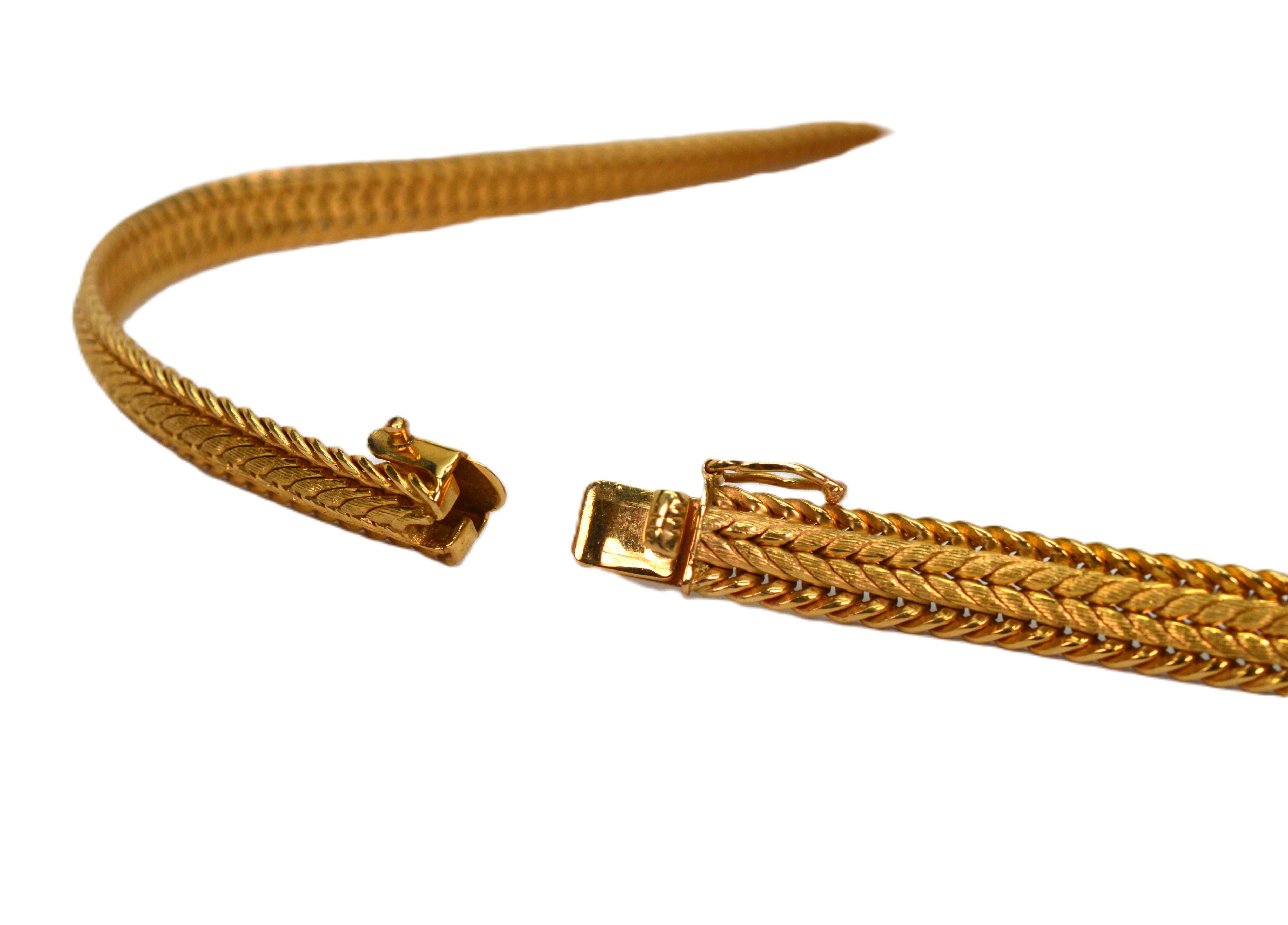 Collana a nastro con collare incrociato in oro giallo 14 carati in vendita 3