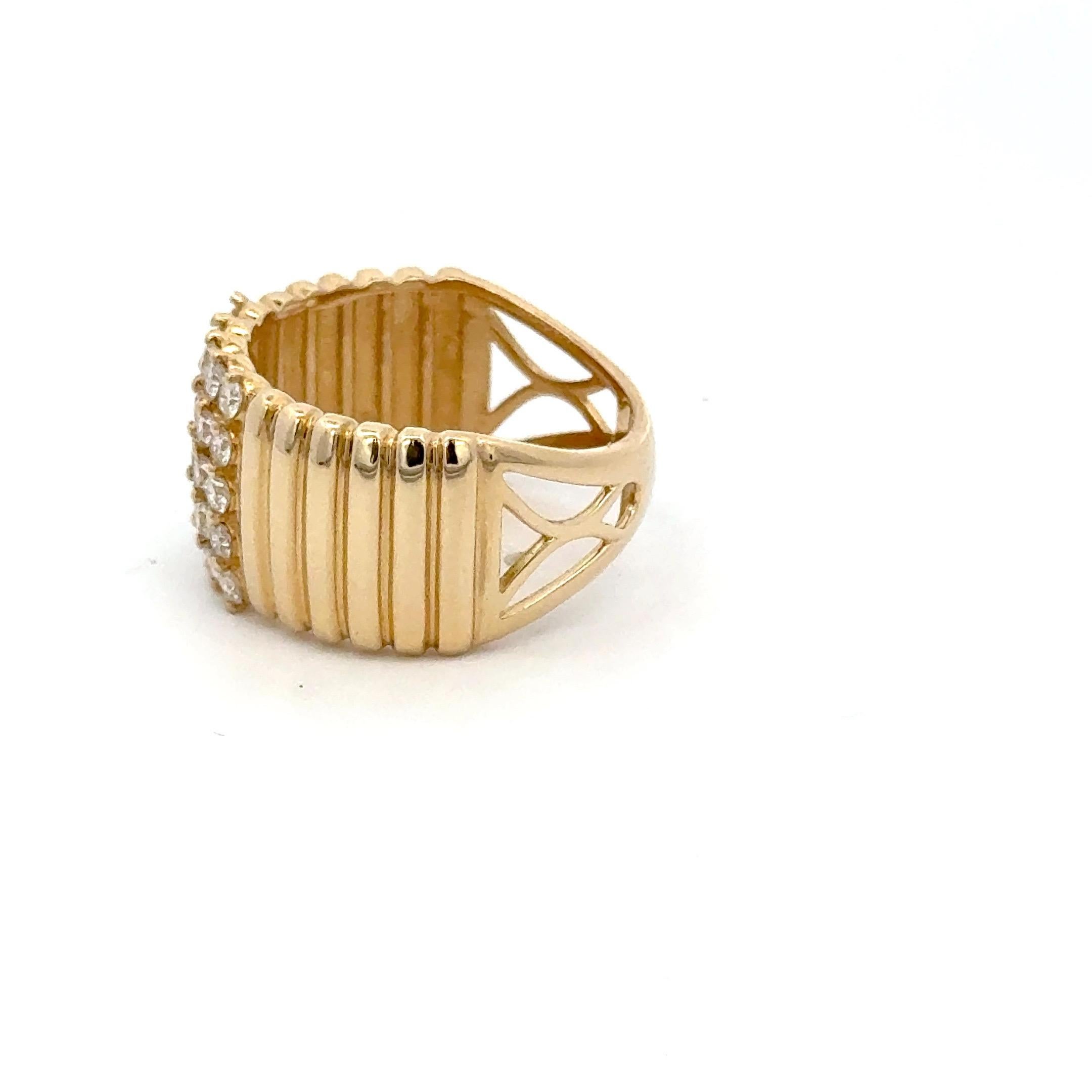 Donna Anello moda in oro giallo 14 carati con diamanti increspati 0,76 carati G-H SI1-2 in vendita