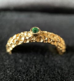 Luxurious and Elegant 14-Karat Yellow Gold Ring "Only You" with Emerald