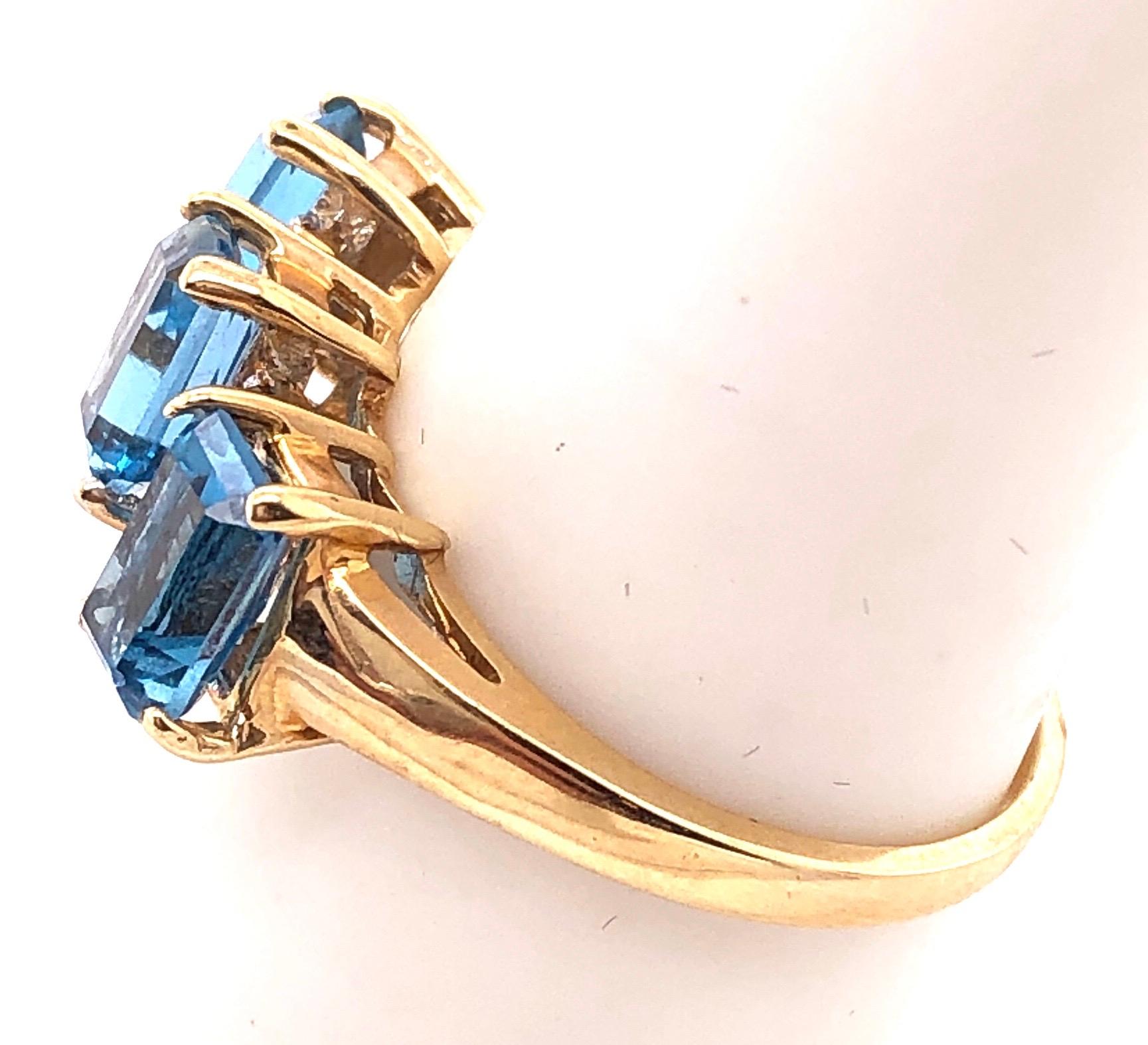 14 Karat Yellow Gold Ring Princess Cut Three Blue Topaz with Diamond Accents For Sale 3