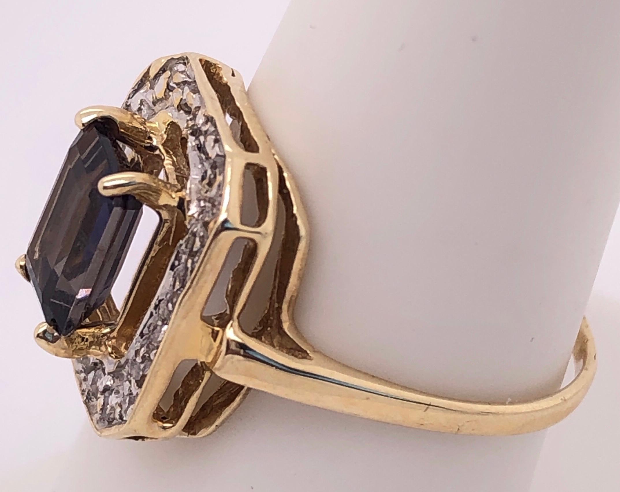 Bague solitaire semi-précieuse en or jaune 14 carats avec détails en diamants Unisexe en vente