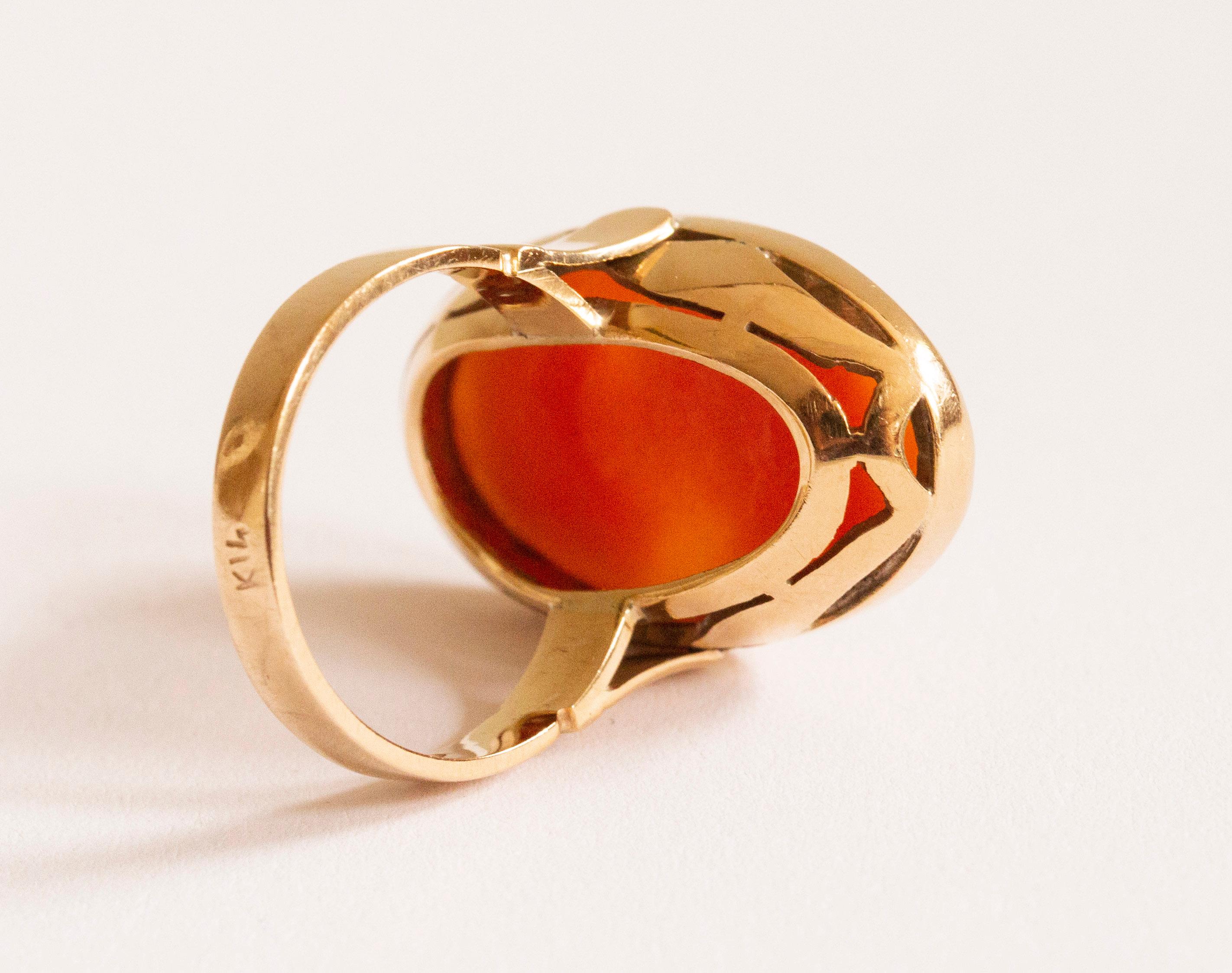 Women's 14 Karat Yellow Gold Ring with Hand Carved Shell Cameo with Female Silhouette For Sale