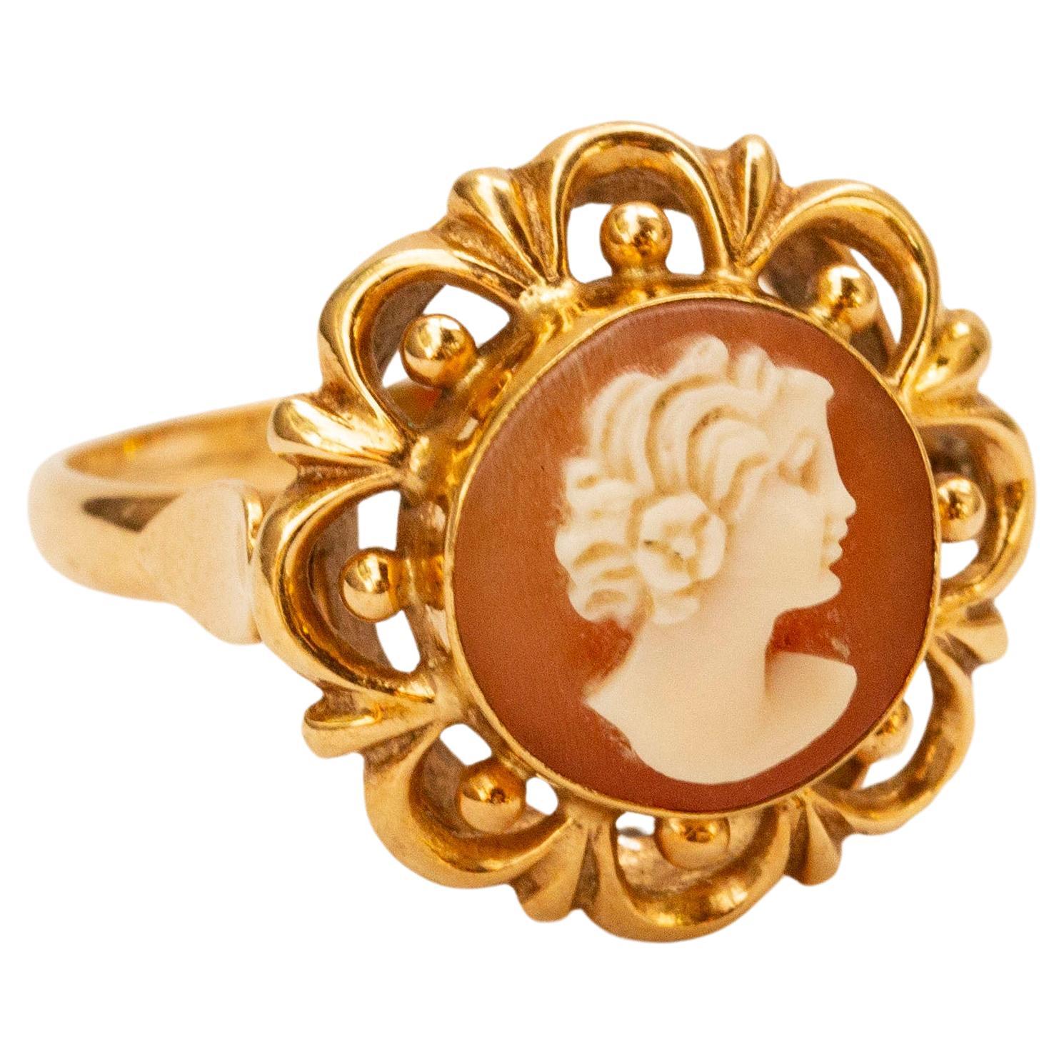 14 Karat Yellow Gold Ring with Hand Carved Shell Cameo with Female Silhouette For Sale