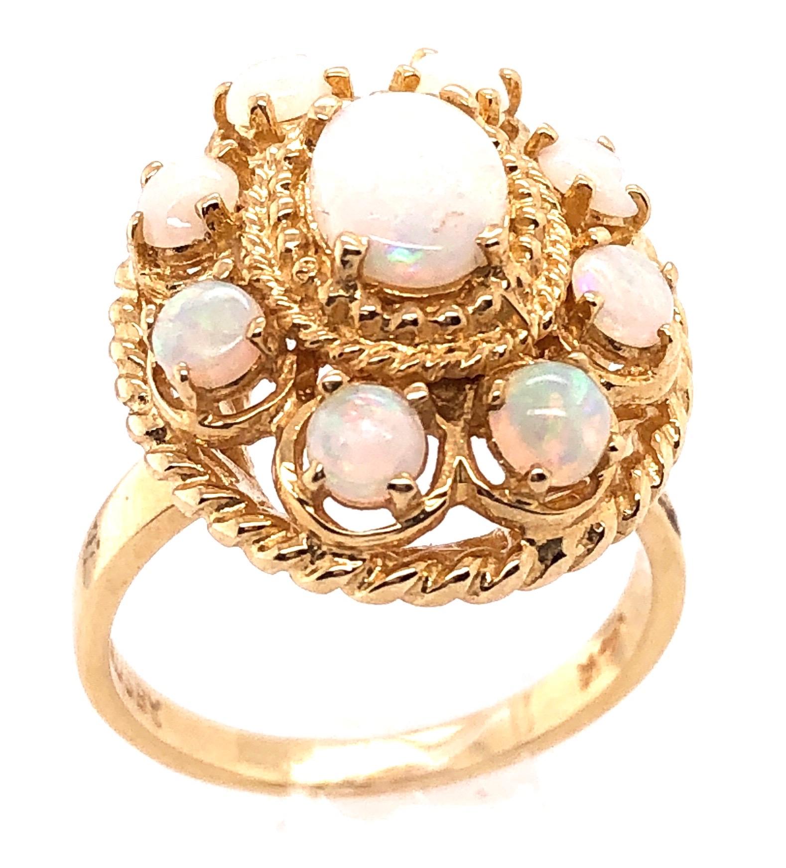 Bague en or jaune 14 carats avec grappe d'opales en vente 6