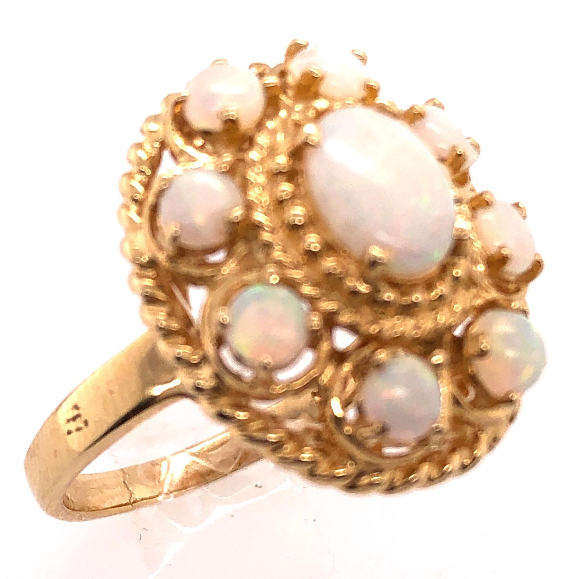 14 Karat Yellow Gold Ring with Opal Cluster For Sale 2