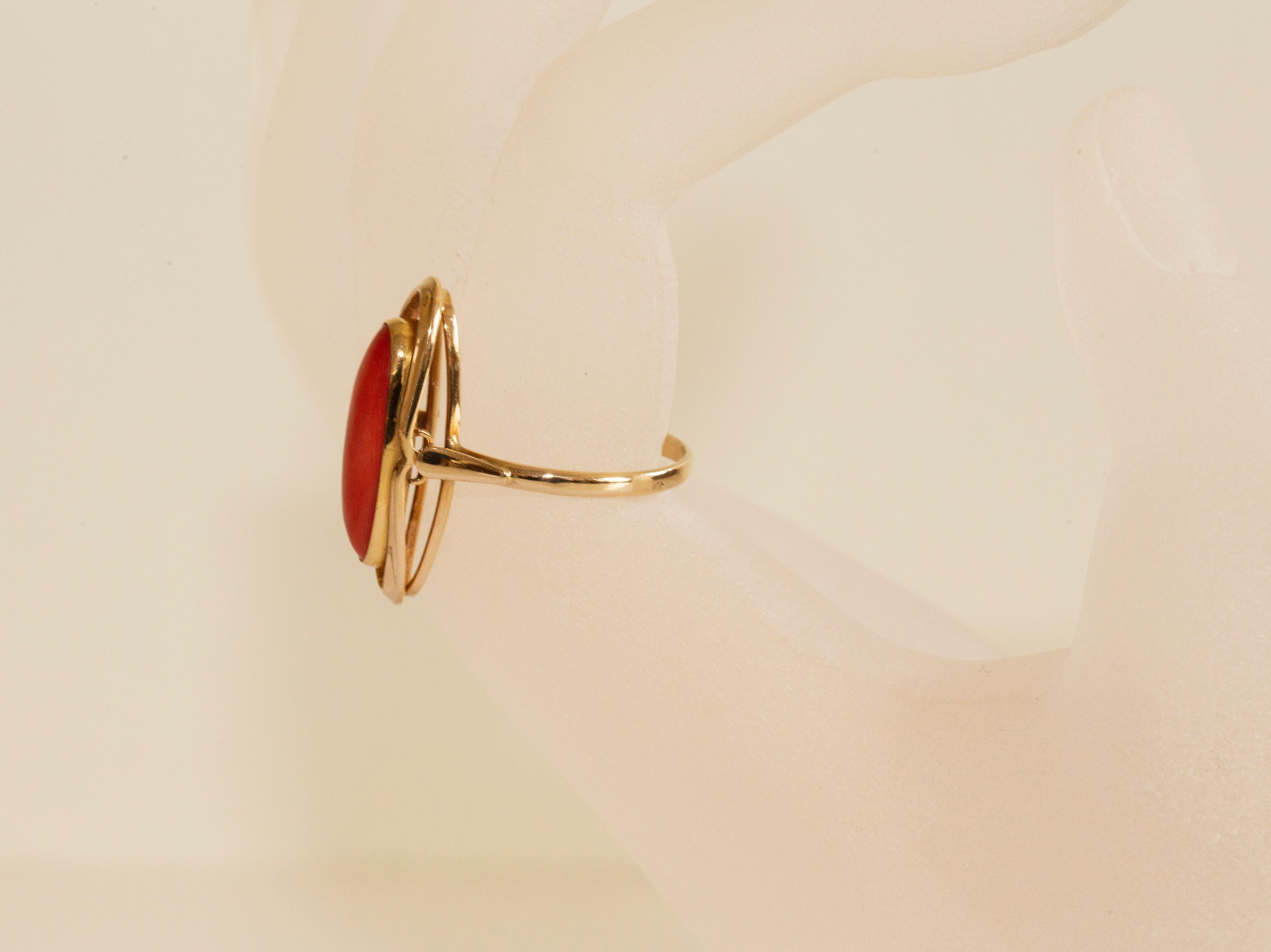 Women's 14 Karat Yellow Gold Ring with Oval Cut Natural Red Coral