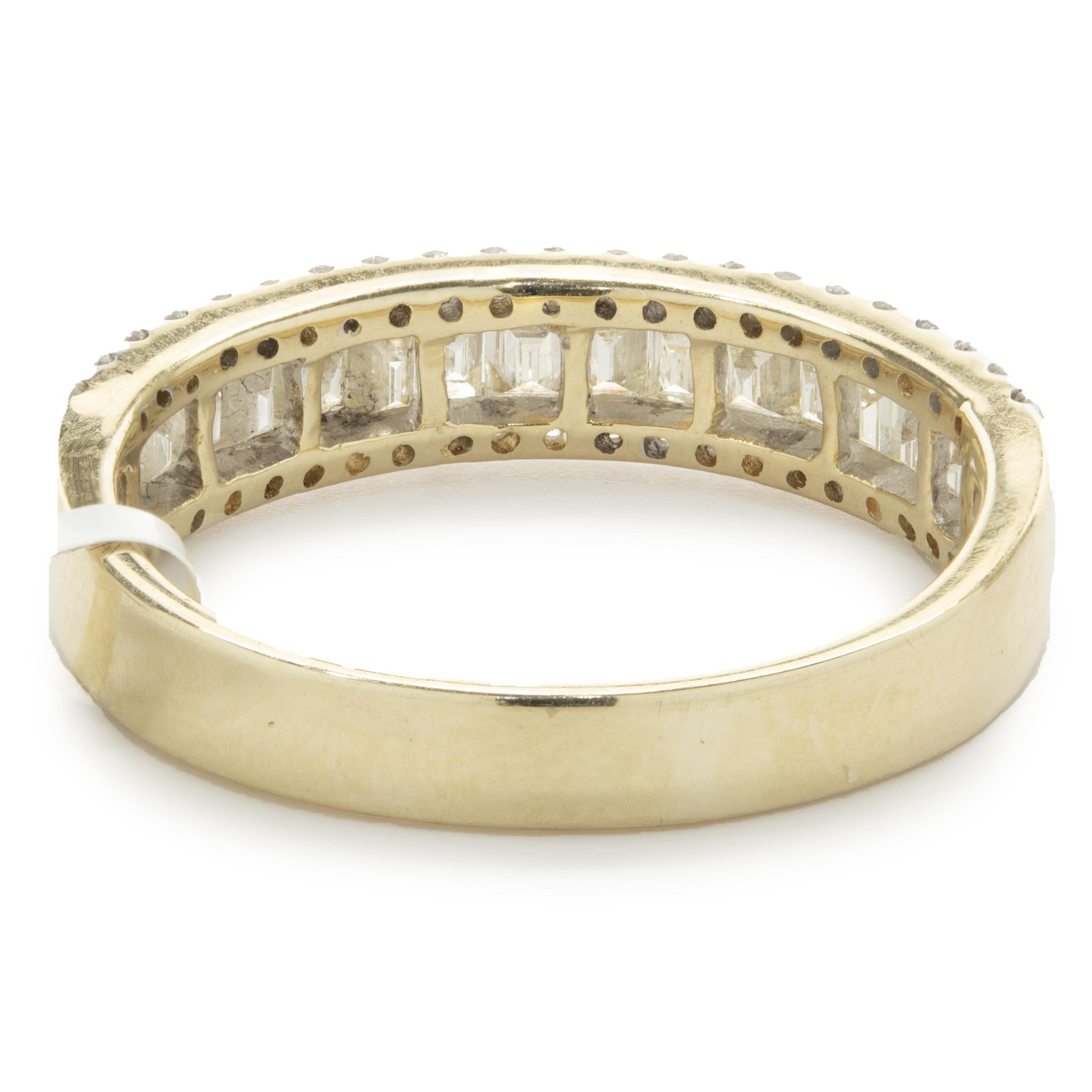 14 Karat Yellow Gold Round and Baguette Cut Diamond Band In Excellent Condition For Sale In Scottsdale, AZ