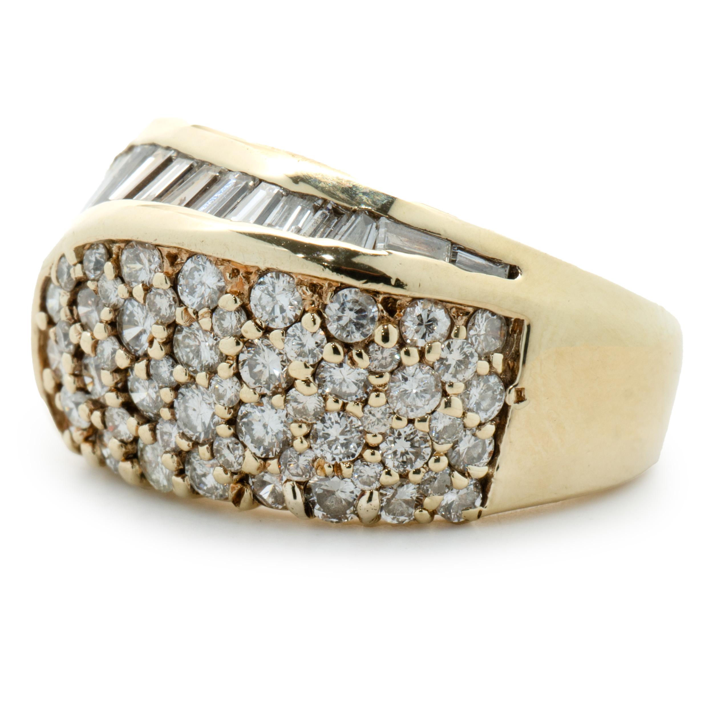 14 Karat Yellow Gold Round and Baguette Cut Diamond Swirl Ring In Excellent Condition For Sale In Scottsdale, AZ