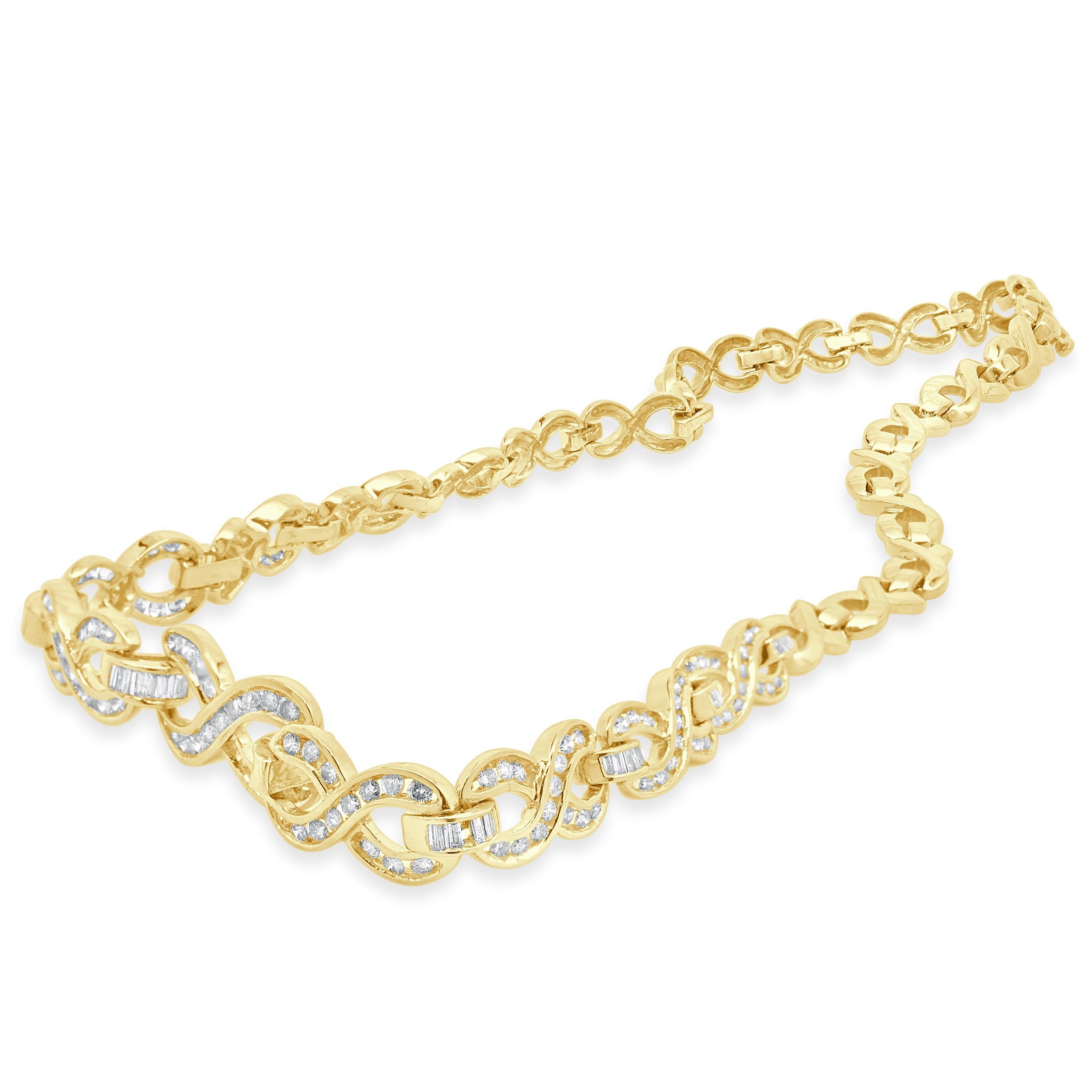 Taille ronde Collier Infinity en or jaune 14 carats avec diamants ronds et baguettes en vente