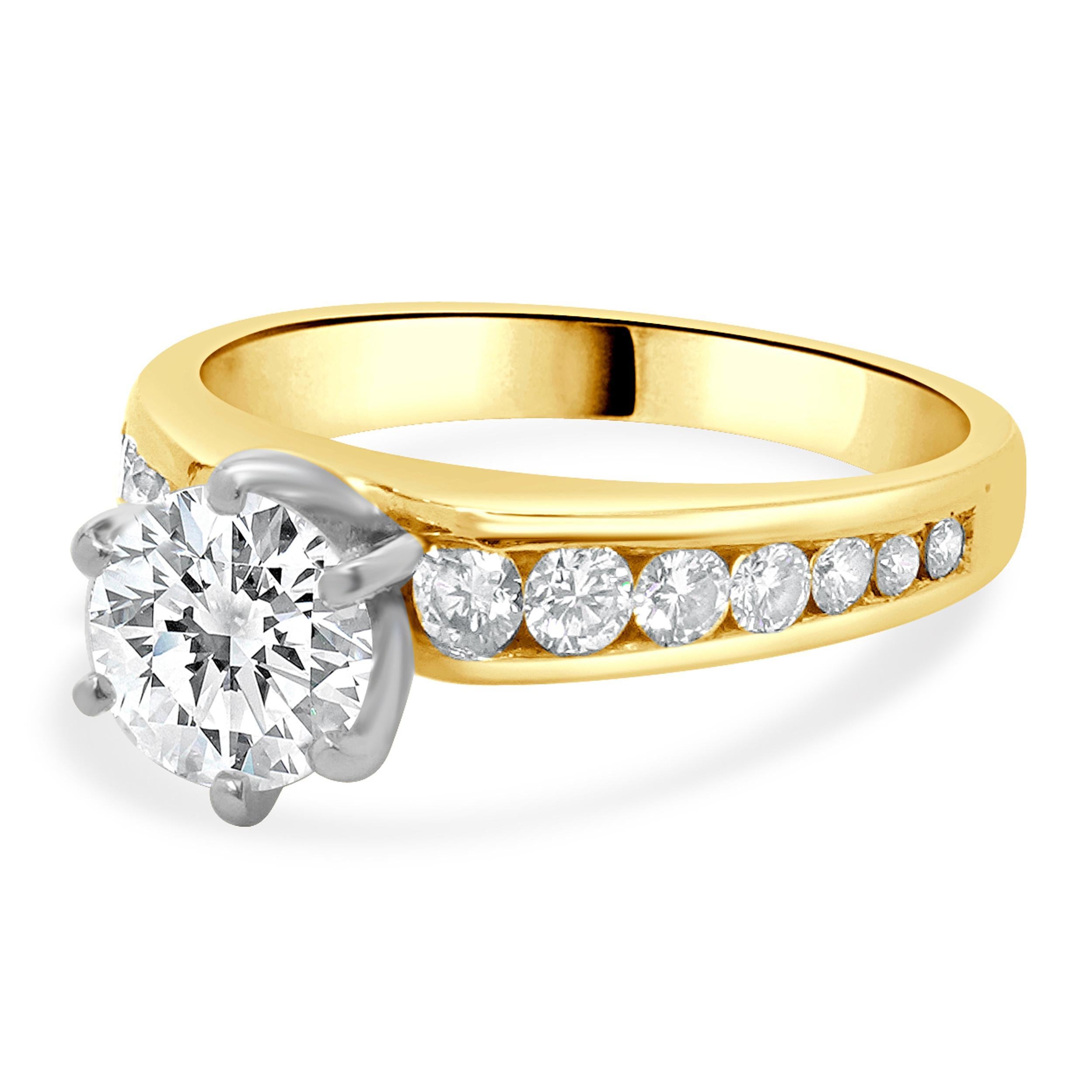 MATERIAL: 14K Gelbgold
Zentraler Diamant: 1 runder Brillantschliff = 1,04ct
Farbe: I
Klarheit: SI1
GIA: 12499895
Diamant: 14 runde Diamanten im Brillantschliff = 0,46cttw
Farbe: I
Klarheit: SI1
Ringgröße: 6 (bitte erlauben Sie bis zu 2 zusätzliche