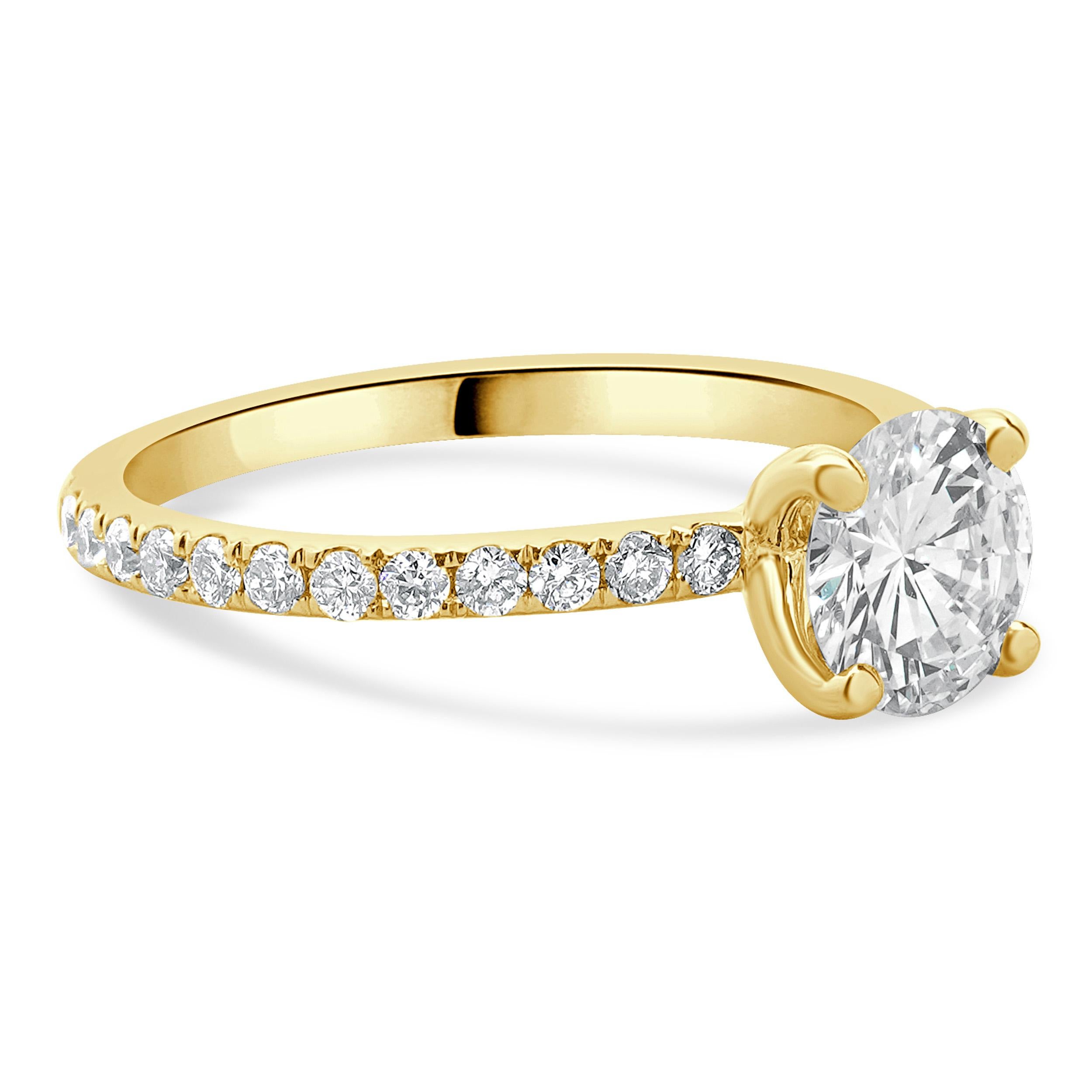 14 Karat Yellow Gold Round Brilliant Cut Diamond Engagement Ring In Excellent Condition For Sale In Scottsdale, AZ