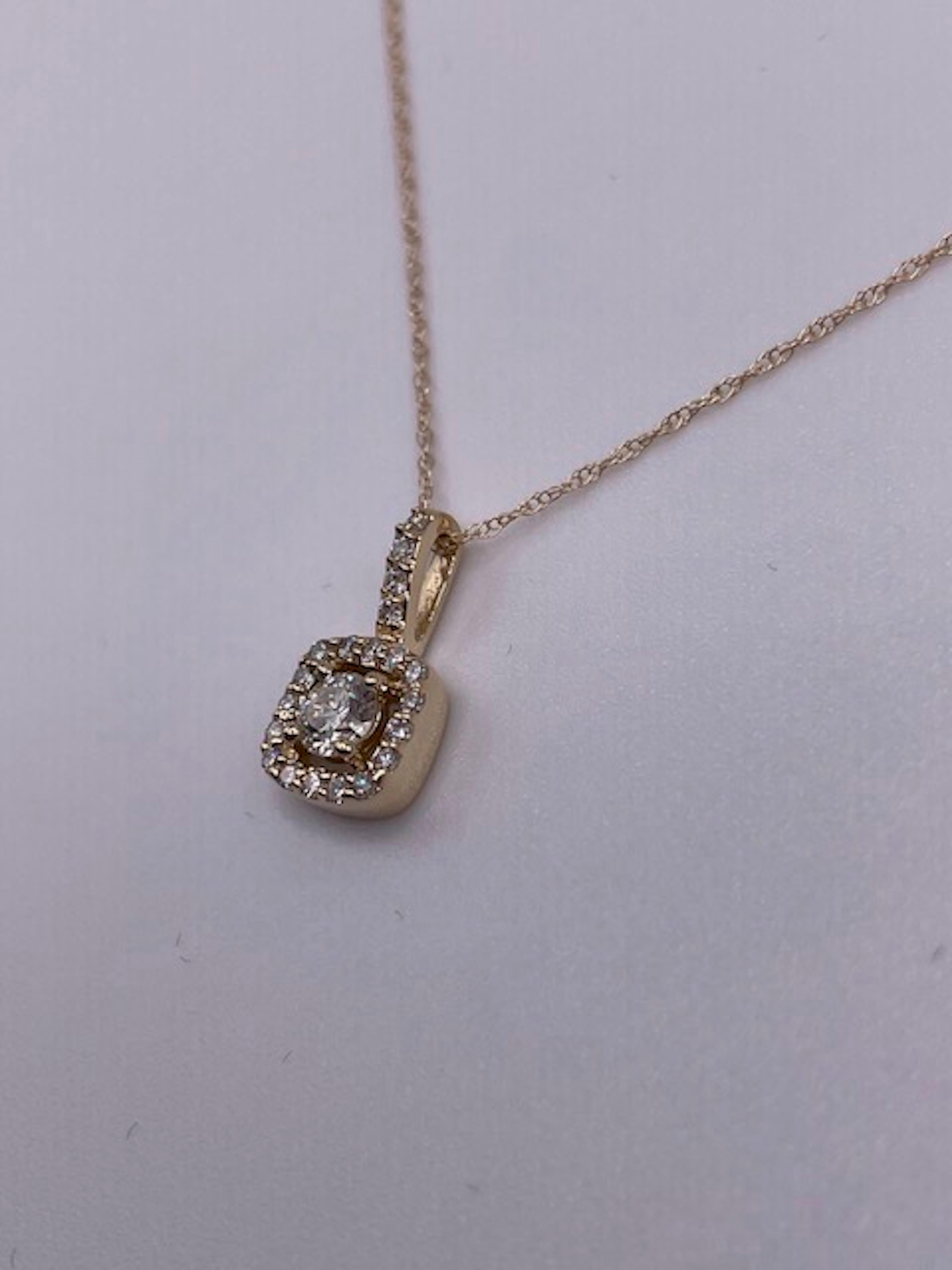 14 Karat Yellow Gold Round Brilliant Cut Diamond Necklace In New Condition For Sale In Great Neck, NY