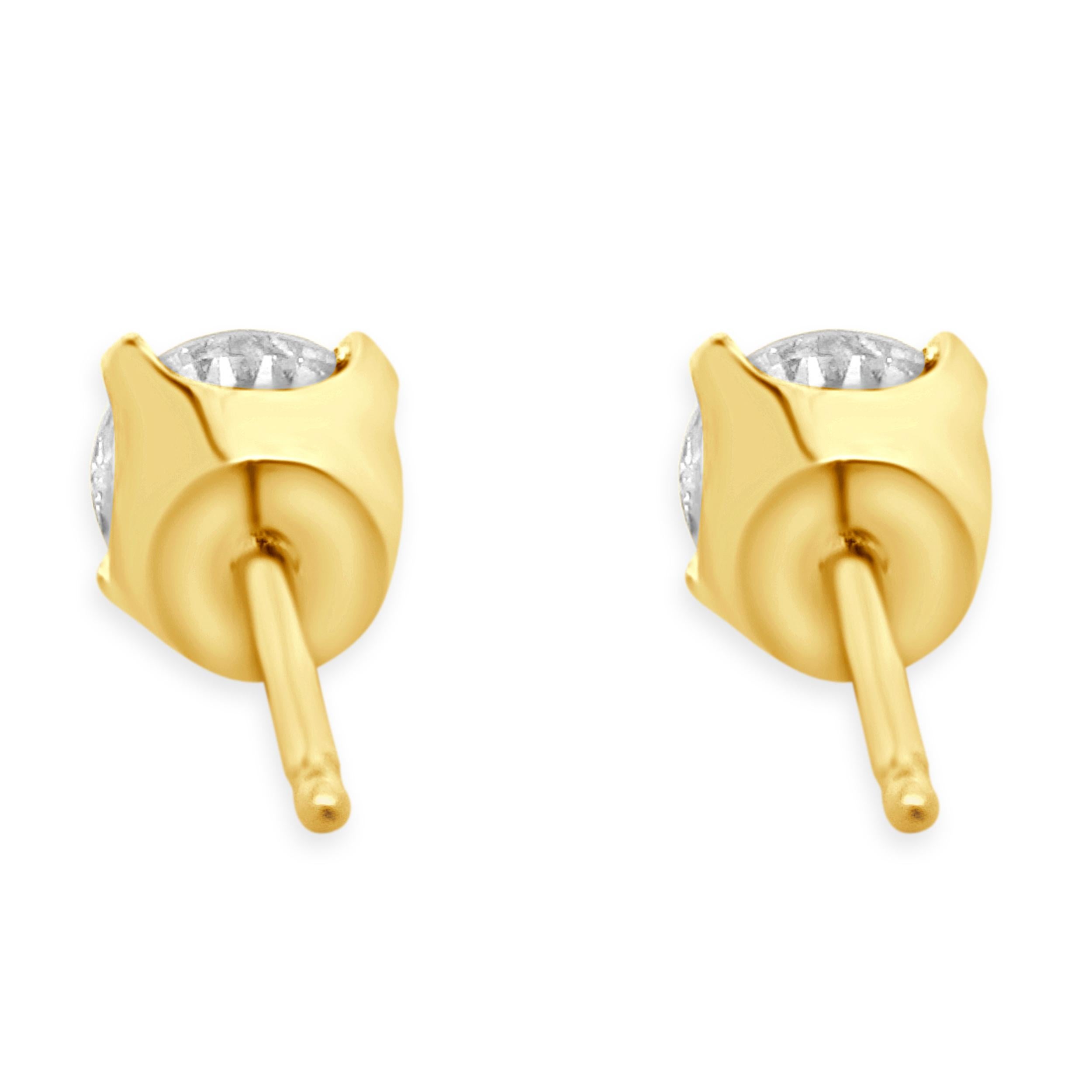 Round Cut 14 Karat Yellow Gold Round Brilliant Cut Diamond Stud Earrings For Sale