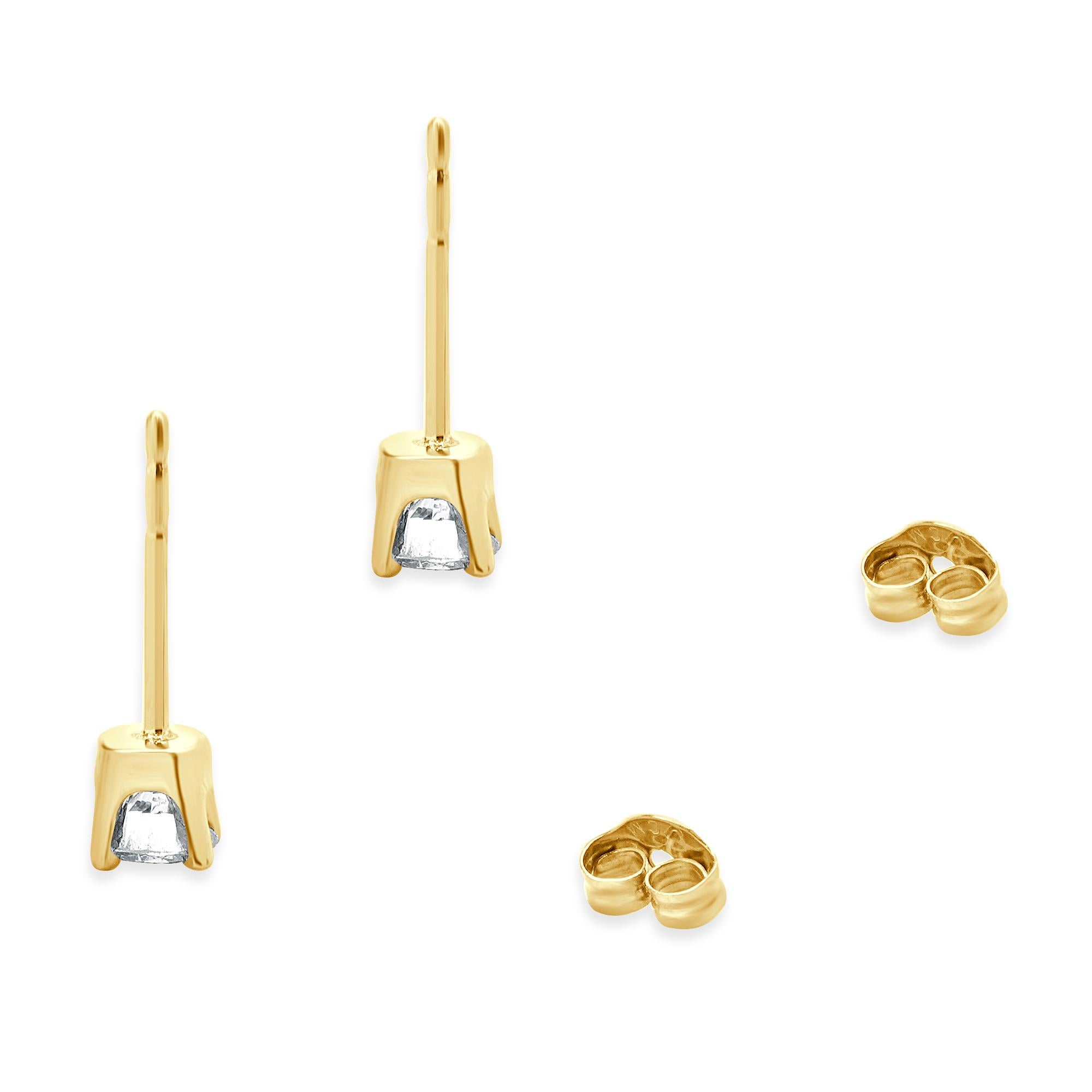 Clous d'oreilles en or jaune 14 carats avec diamants taille brillant rond Excellent état - En vente à Scottsdale, AZ