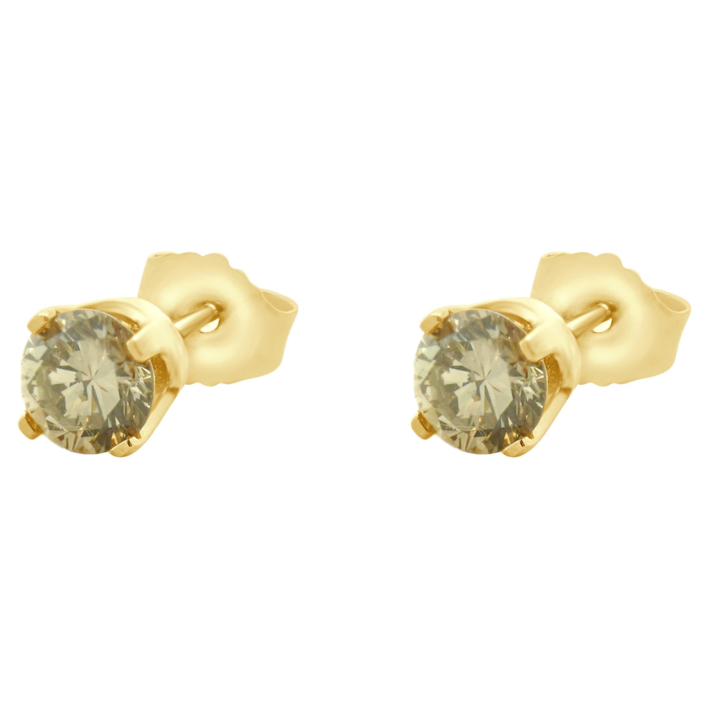 14 Karat Yellow Gold Round Brilliant Cut Diamond Stud Earrings