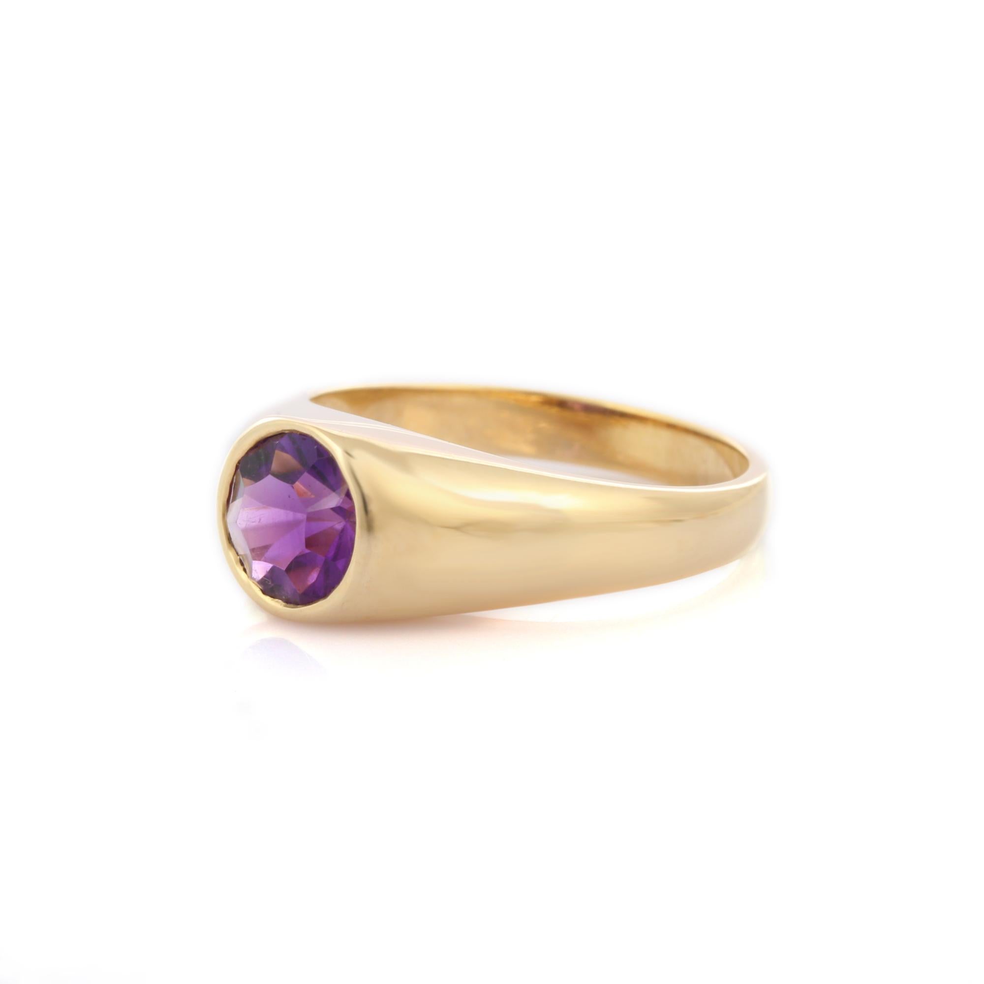 For Sale:  Unisex 14 Karat Yellow Gold Round Cut Amethyst Solitaire Ring 3