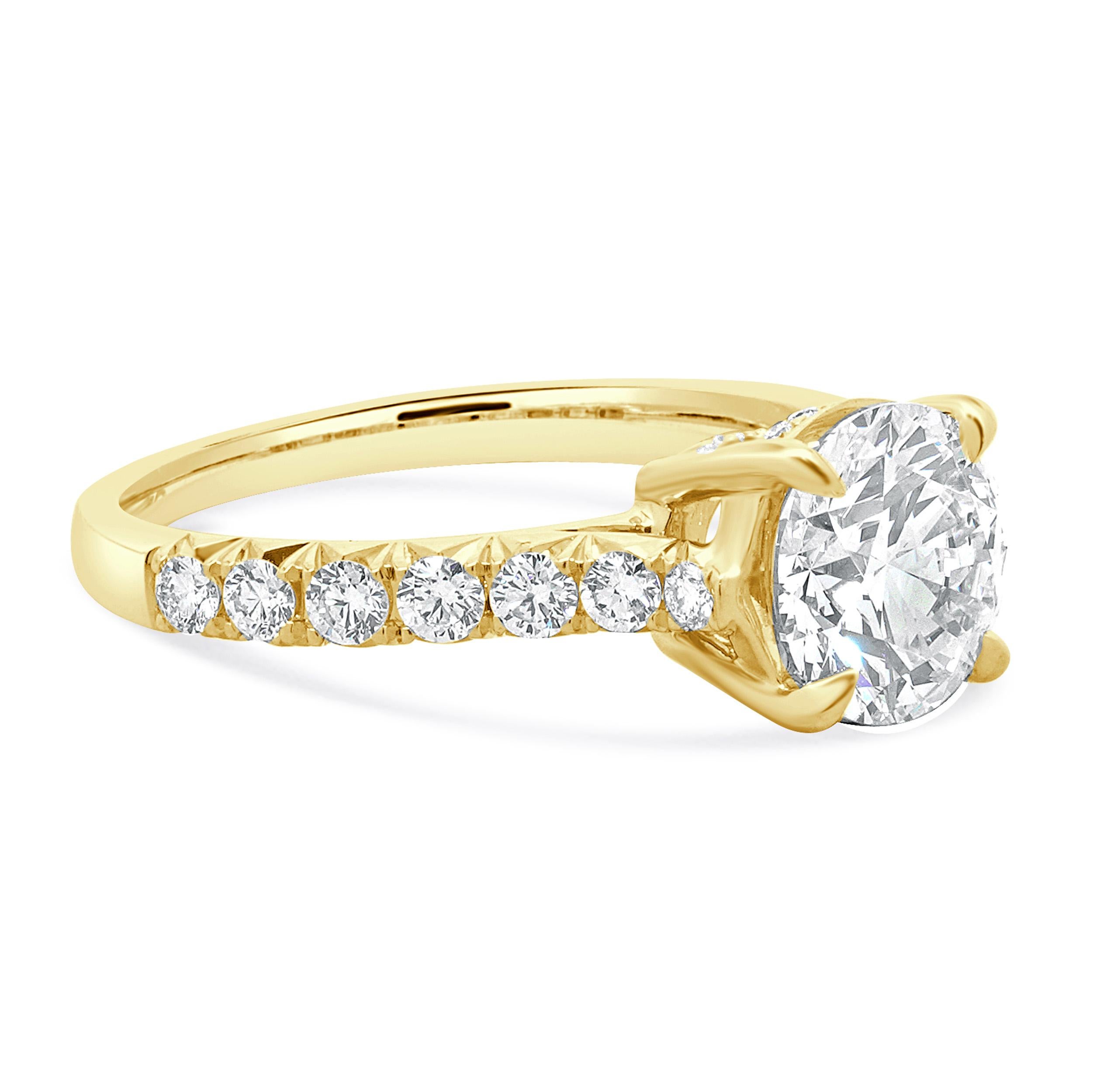 Anello di fidanzamento con diamante rotondo in oro giallo 14 carati In condizioni ottime in vendita a Scottsdale, AZ
