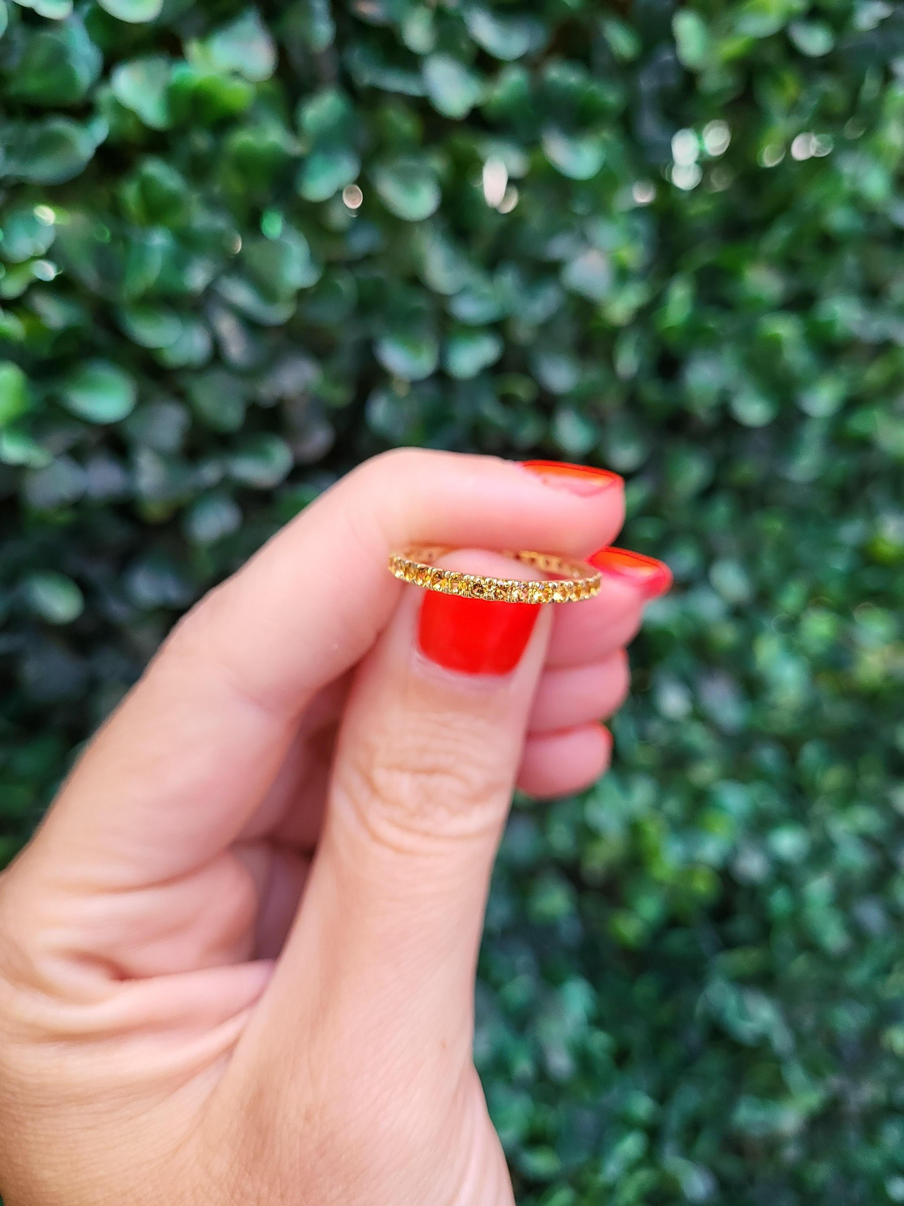 14 Karat Yellow Gold Round Natural Yellow Sapphire Stacking Band For Sale 2