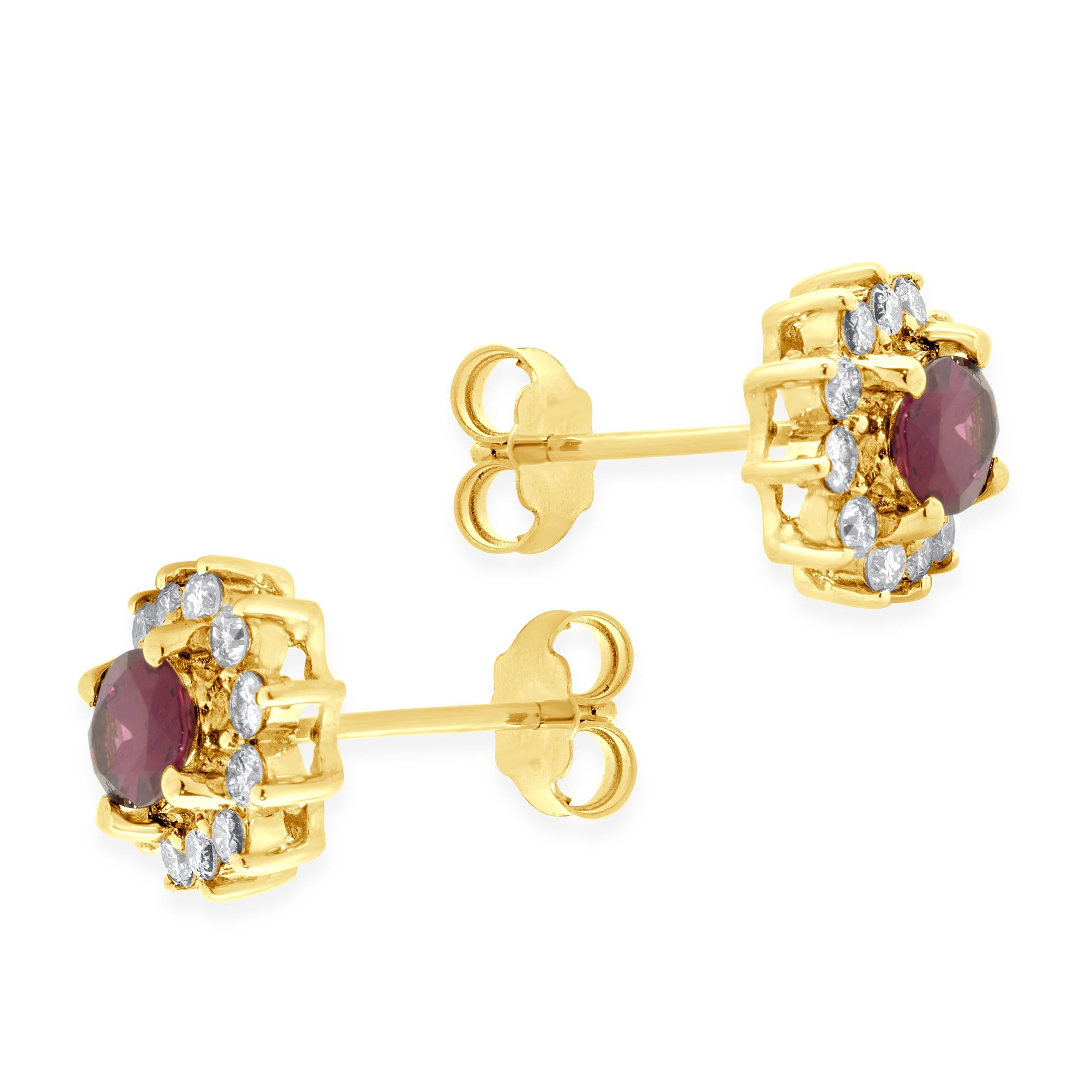 Concepteur : personnalisé
Matériau : Or jaune 14K
Diamant : 24 diamants ronds de taille brillant = 0,24cttw
Couleur : G 
Clarté : VS1-2
Tourmaline rubellite : 2 tailles ovales = 0,80cttw
Poids : 2.56 grammes
