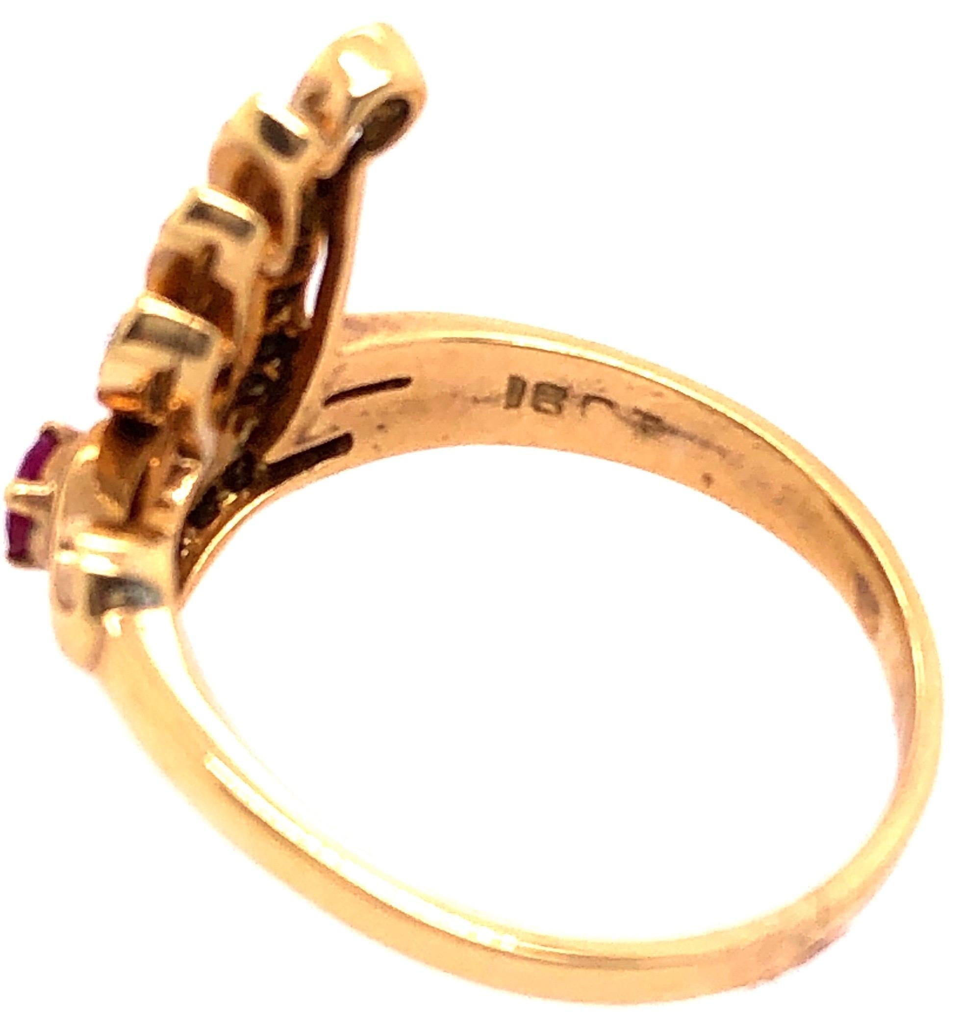 Zeitgenössischer Ring aus 14 Karat Gelbgold mit Rubin und Diamant (Moderne) im Angebot