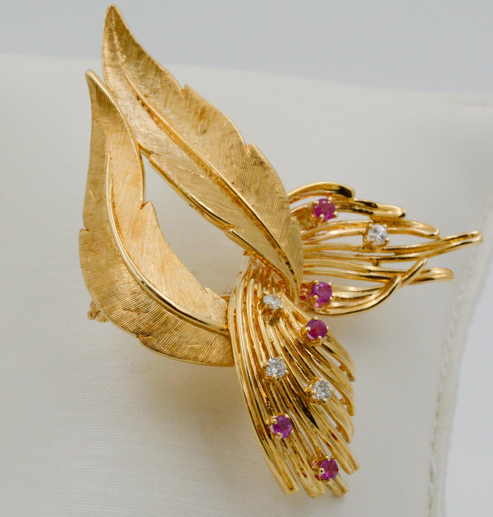 14 Karat Yellow Gold Ruby and Diamond Curvy Leaf Pin In Excellent Condition In Dallas, TX