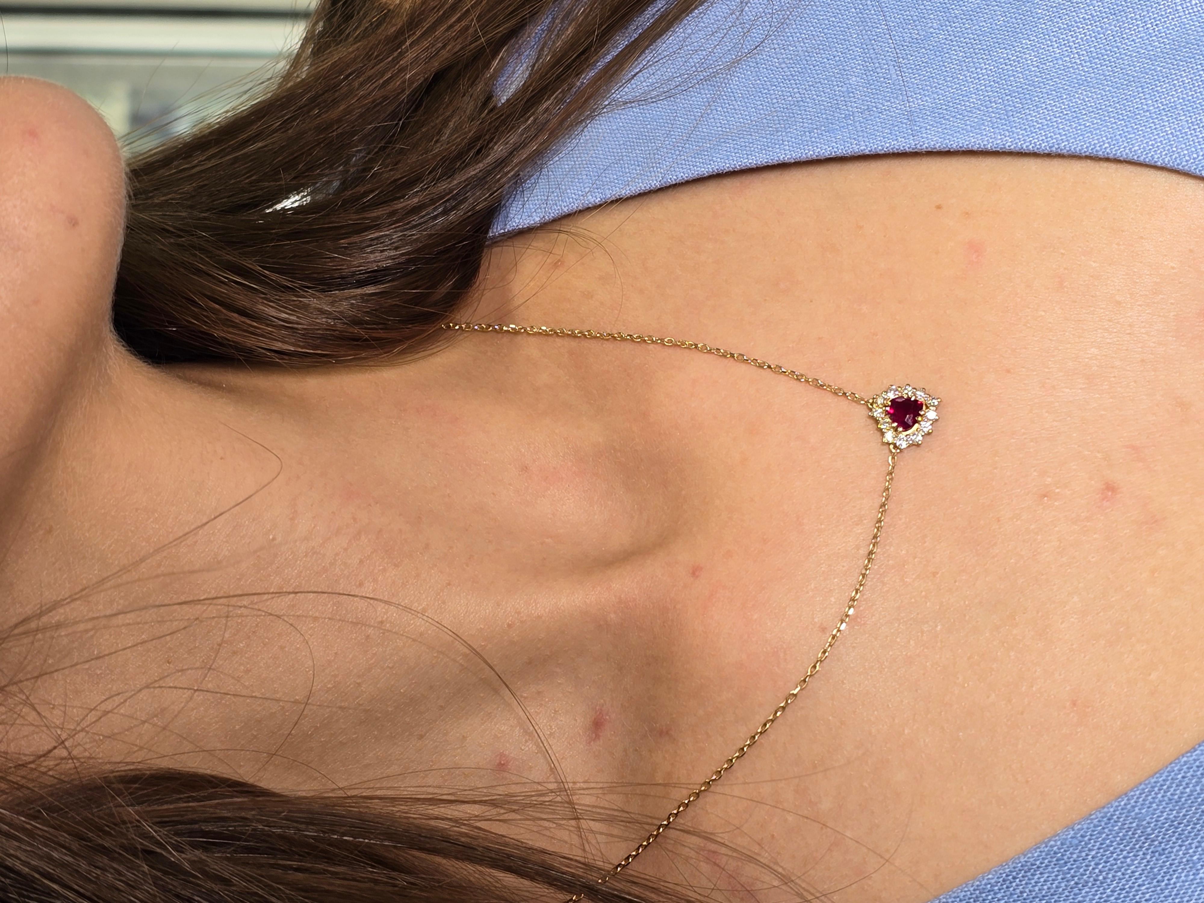 Collier en or jaune 14 carats avec rubis et diamants en vente 1