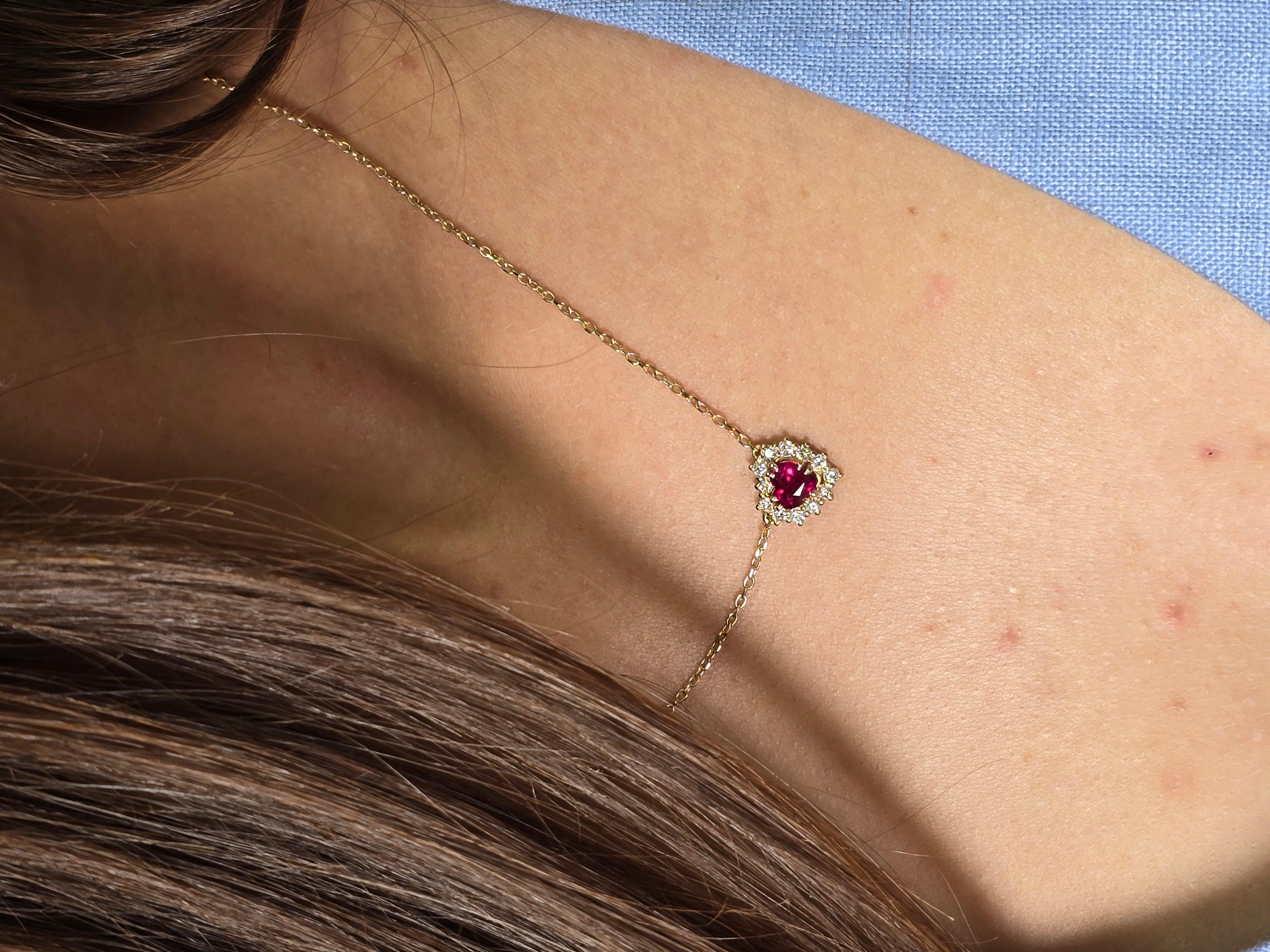 Collier en or jaune 14 carats avec rubis et diamants en vente 2