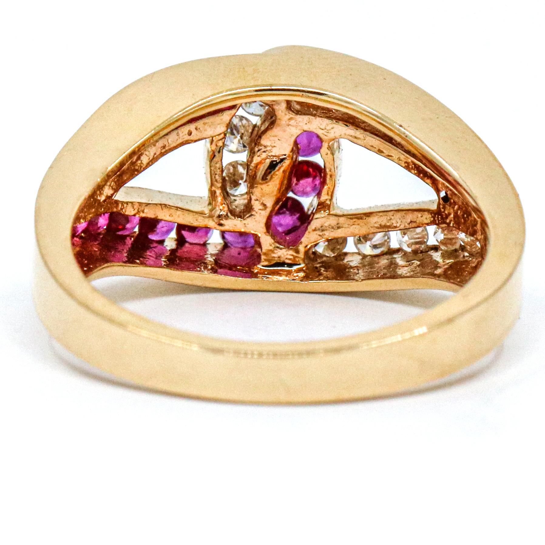 14 Karat Yellow Gold Ruby Diamond Interlocking Loops Band Ring For Sale 1