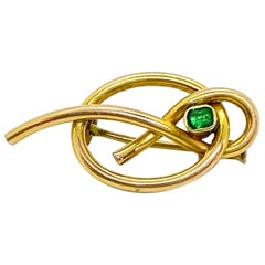 14 Karat Yellow Gold Russia Emerald Brooch