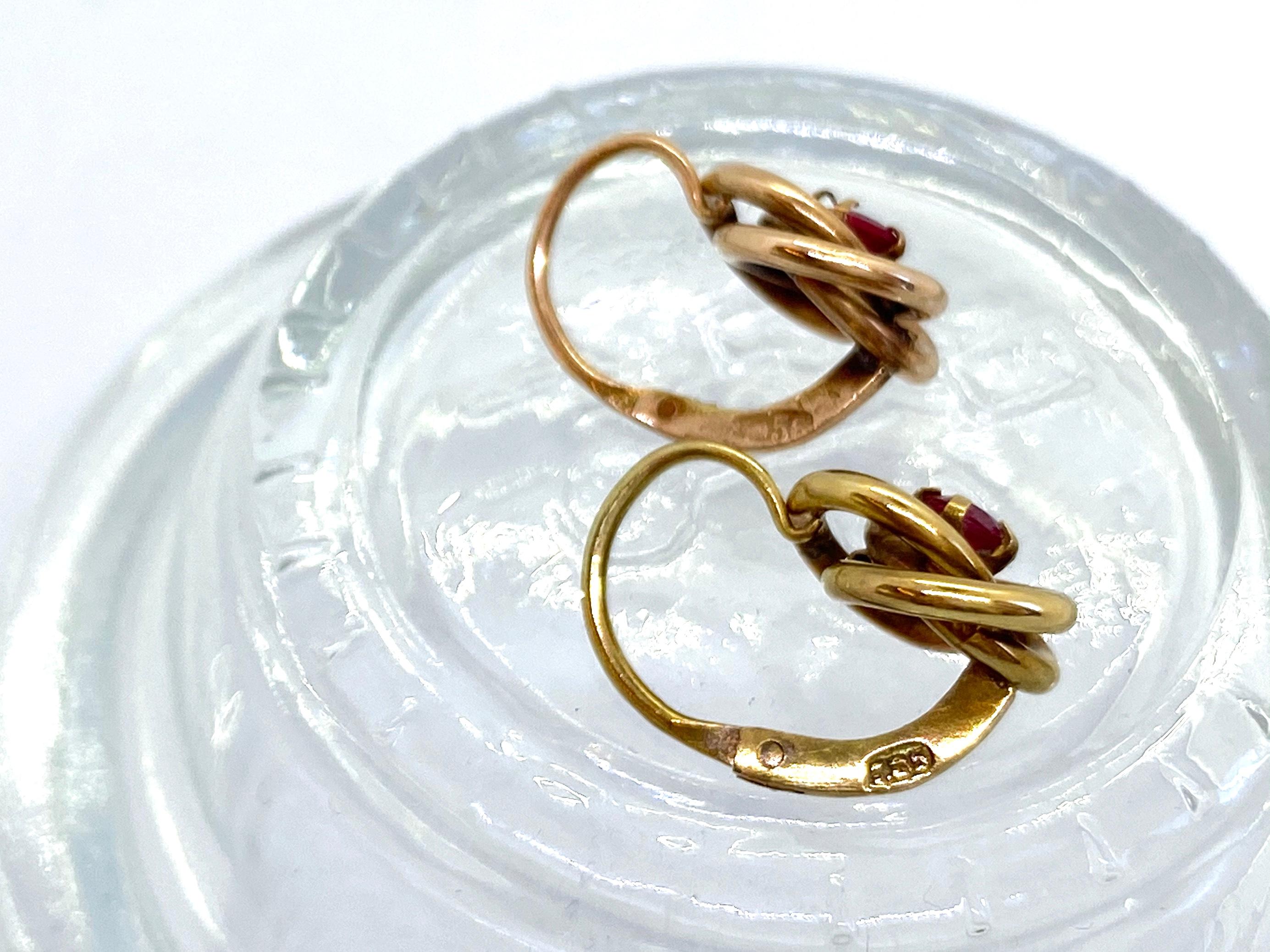 Women's or Men's 14 Karat Yellow Gold Russia Earrings