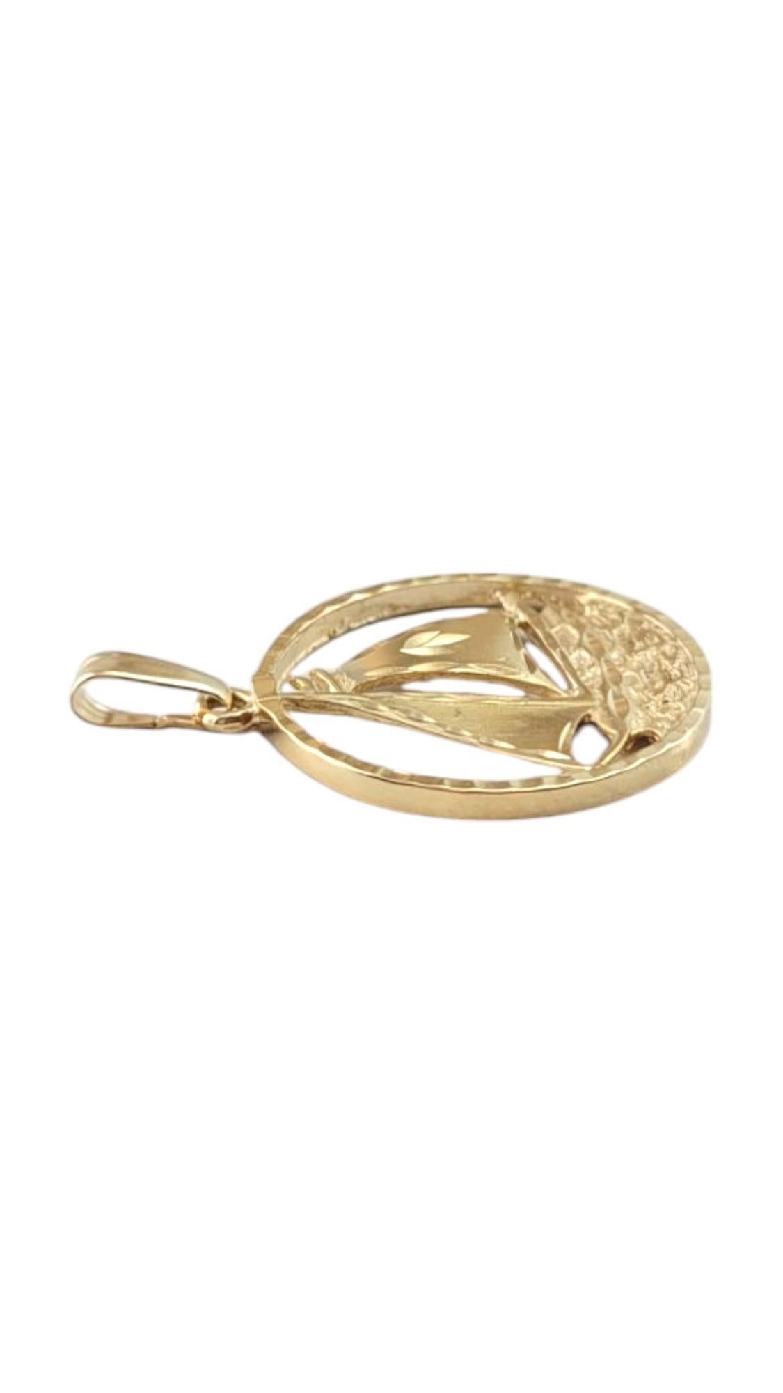 Breloque voilier en or jaune 14 carats #21271 en vente 3