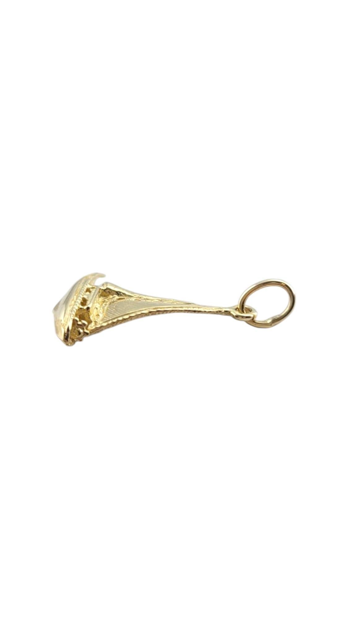 Pendentif voilier en or jaune 14 carats #22255 Pour femmes en vente