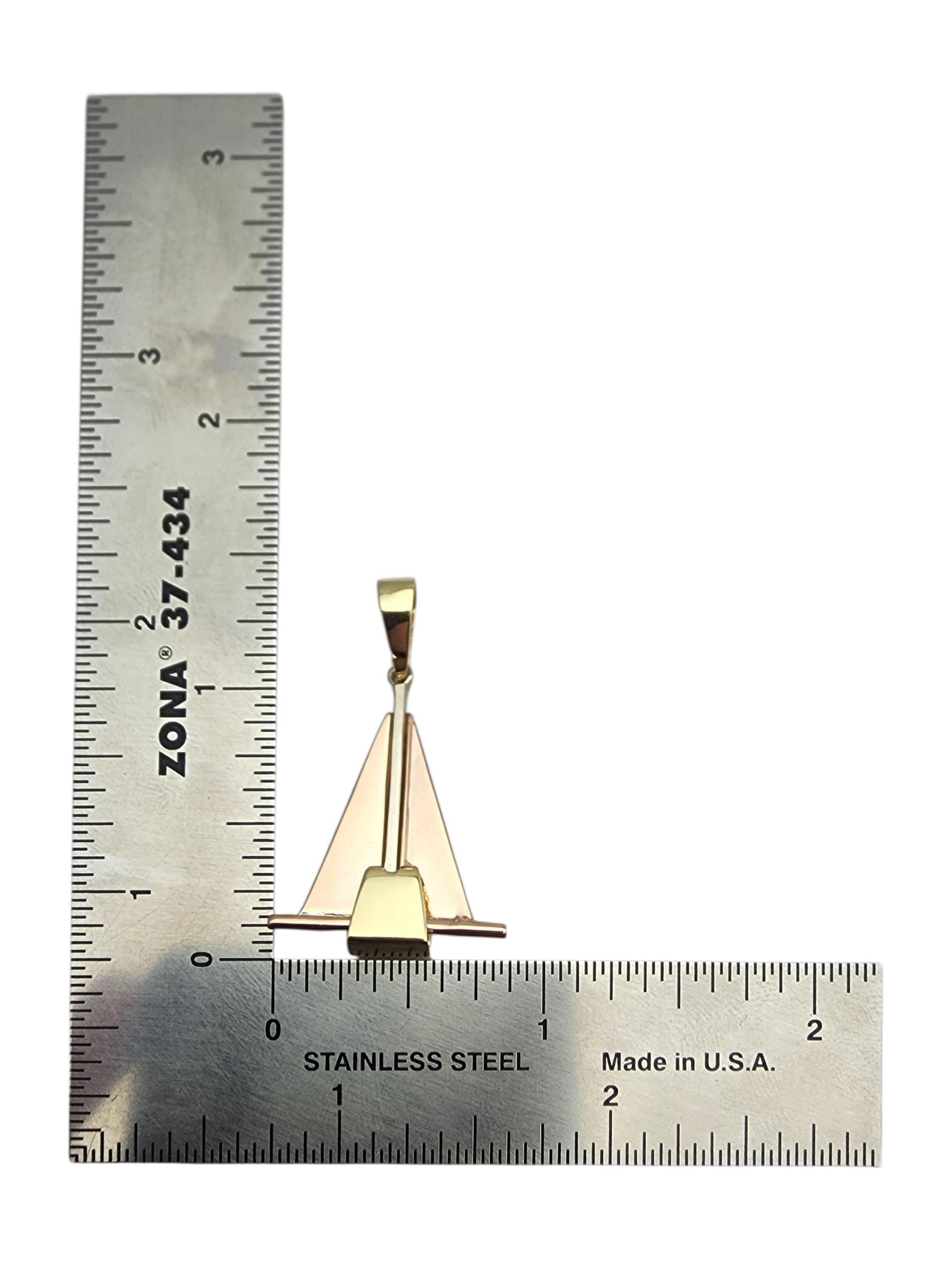 Pendentif voilier en or jaune 14 carats #23590 en vente 3