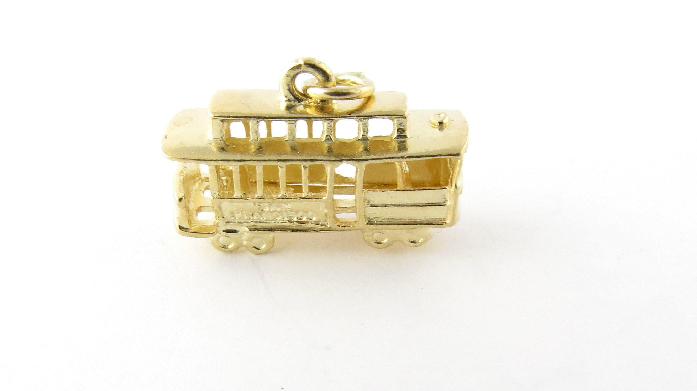 14 Karat Yellow Gold San Francisco Cable Car Charm In Good Condition In Washington Depot, CT