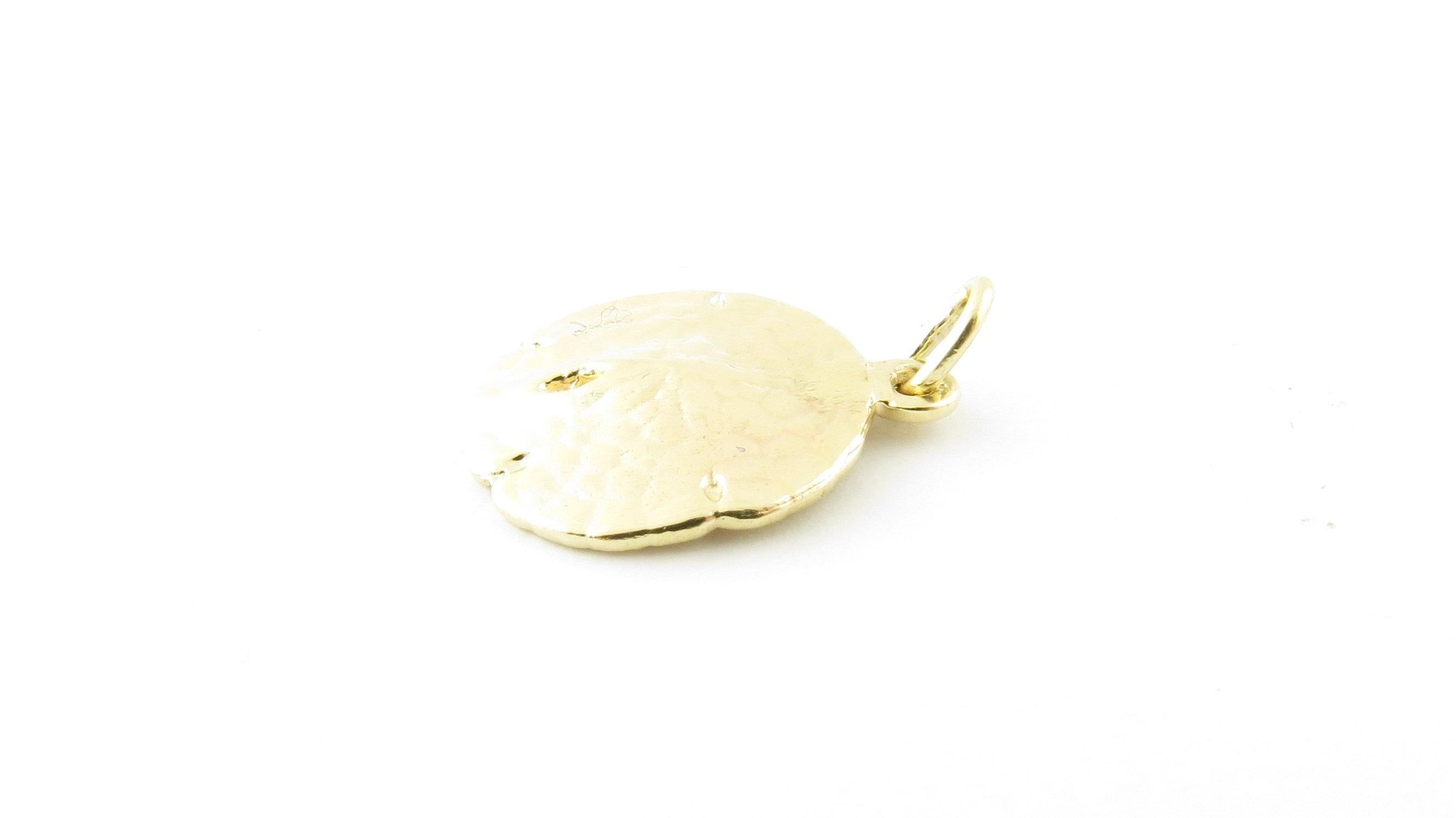 gold sand dollar pendant necklace