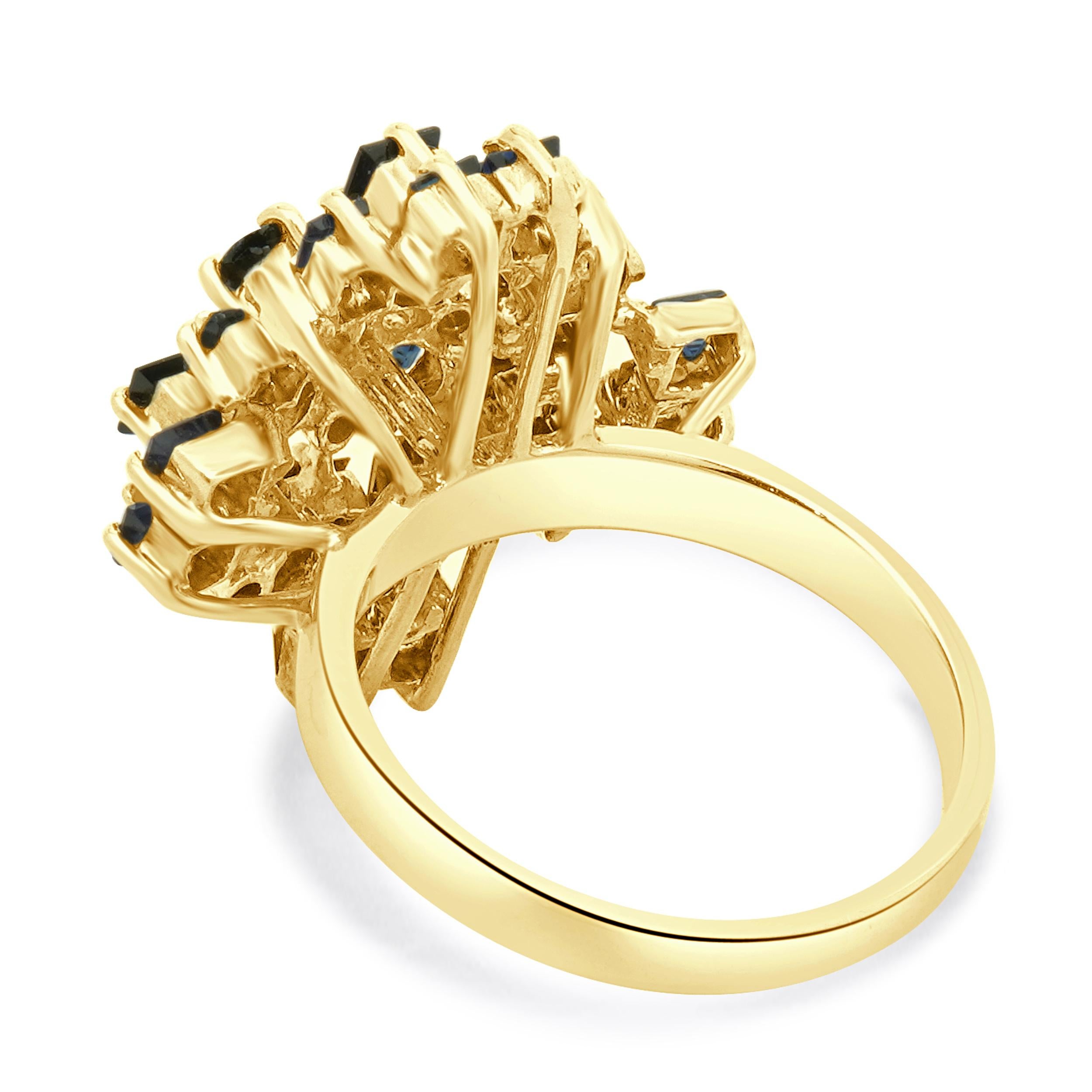 Taille mixte Bague de cocktail en or jaune 14 carats avec saphir et diamant en vente