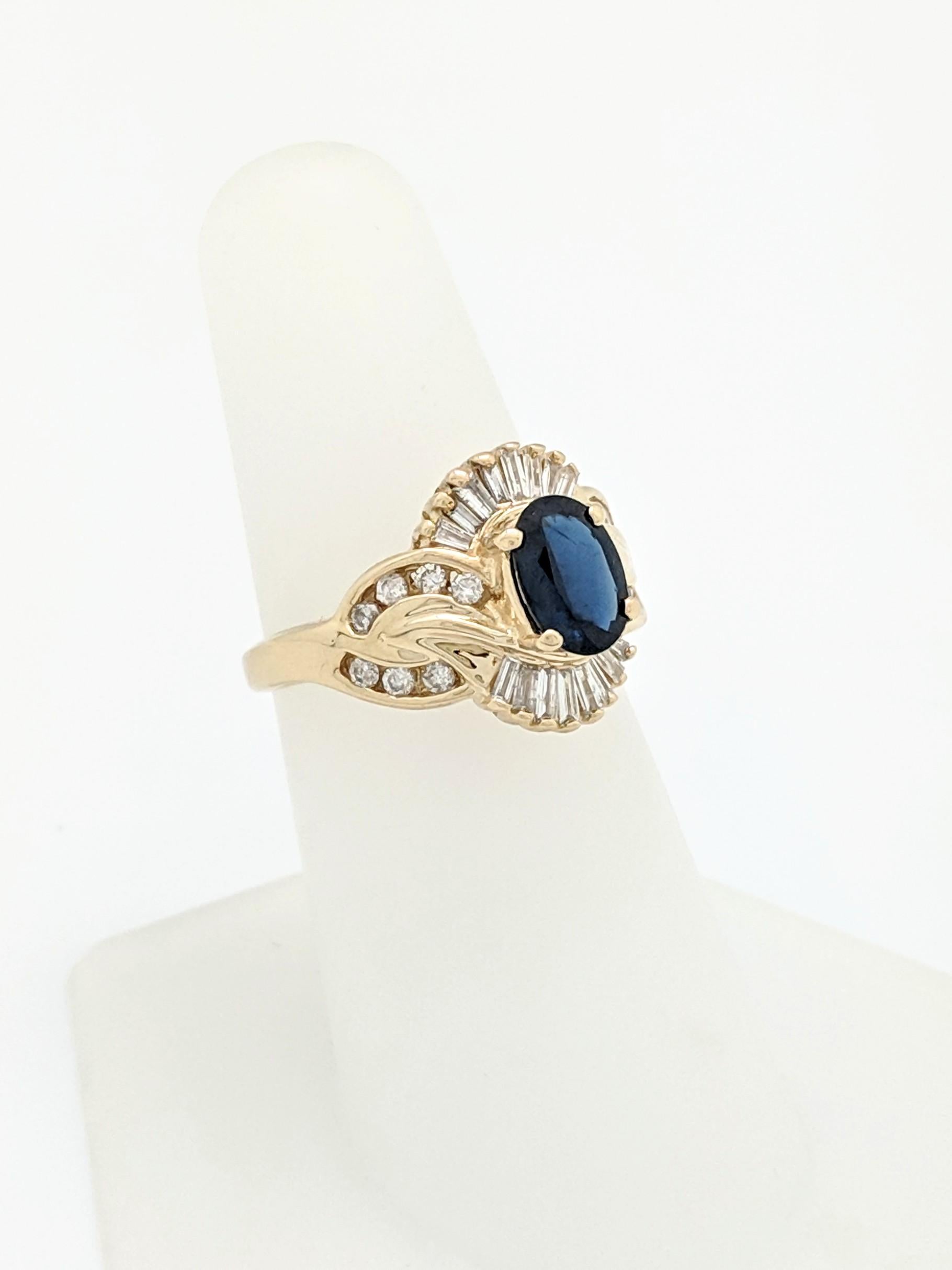 14 Karat Yellow Gold Sapphire and Diamond Estate Ring For Sale 4