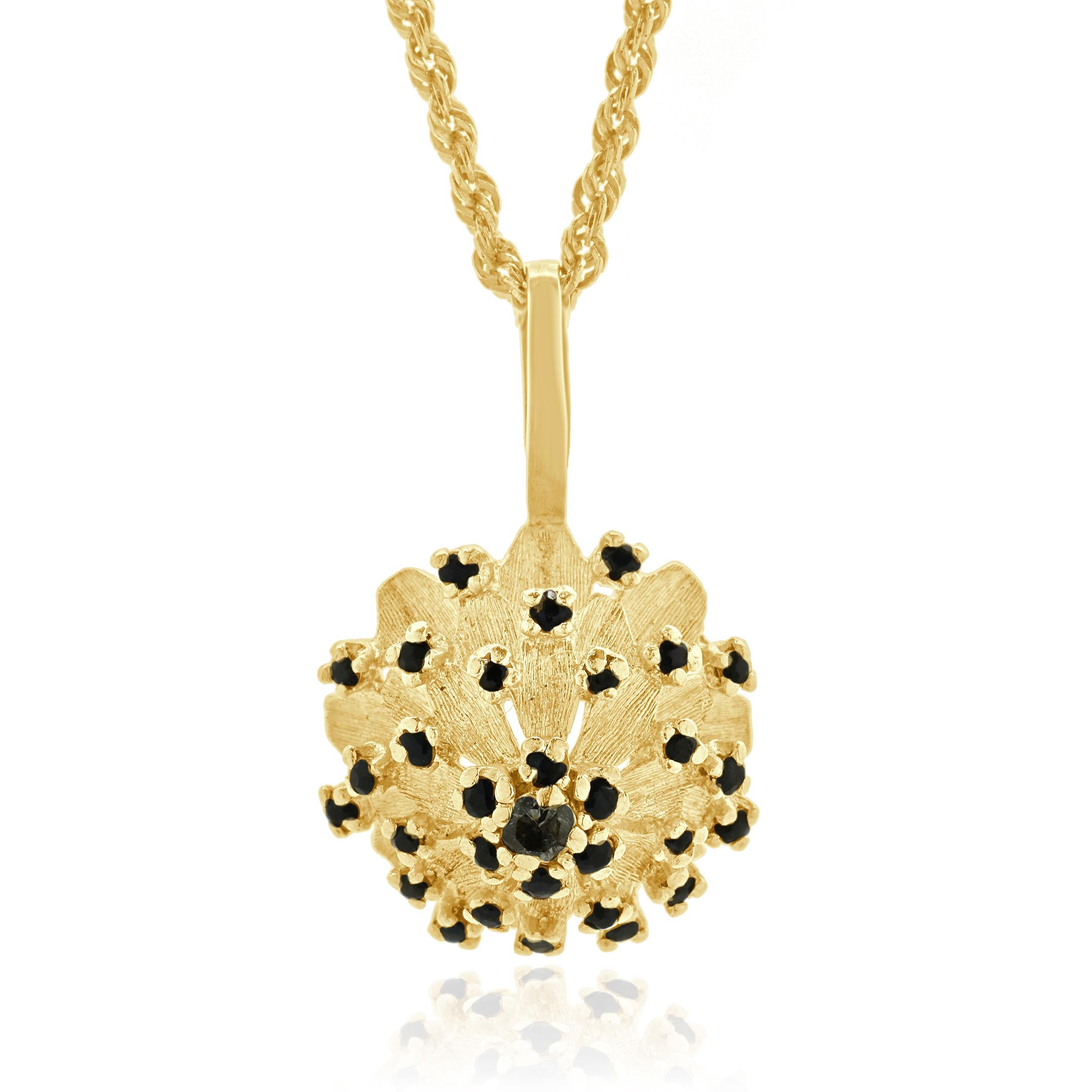 Designer: personalizzato
Materiale: oro giallo 14 carati
Zaffiro: 33 tagli rotondi = 0,80cttw
Diamante: 1 taglio brillante rotondo = 0,16ct
Colore: marrone
Chiarezza: I3
Lunghezza: la collana misura 16 pollici di lunghezza
Peso: 8.85 grammi
