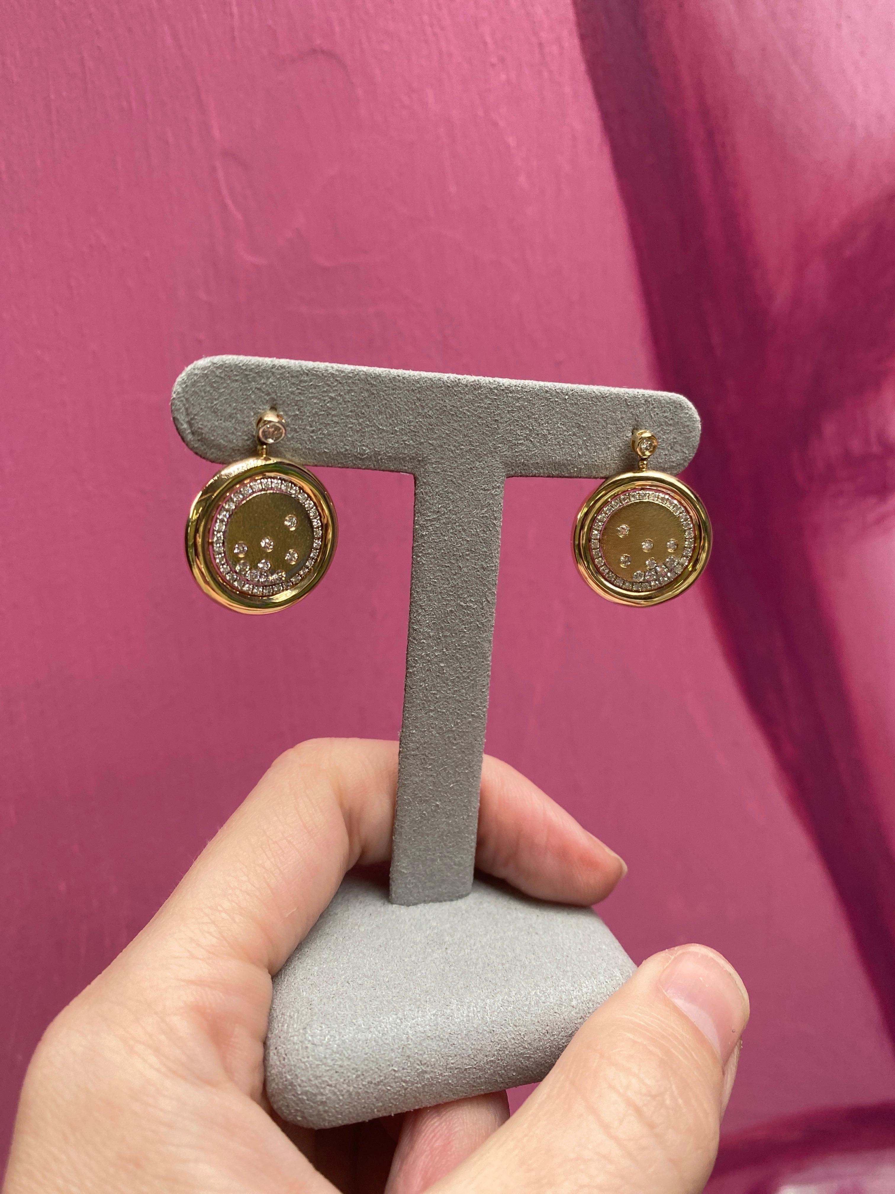 14 Karat Gelbgold-Tropfenohrringe mit gesprenkelten Diamanten im Angebot 2