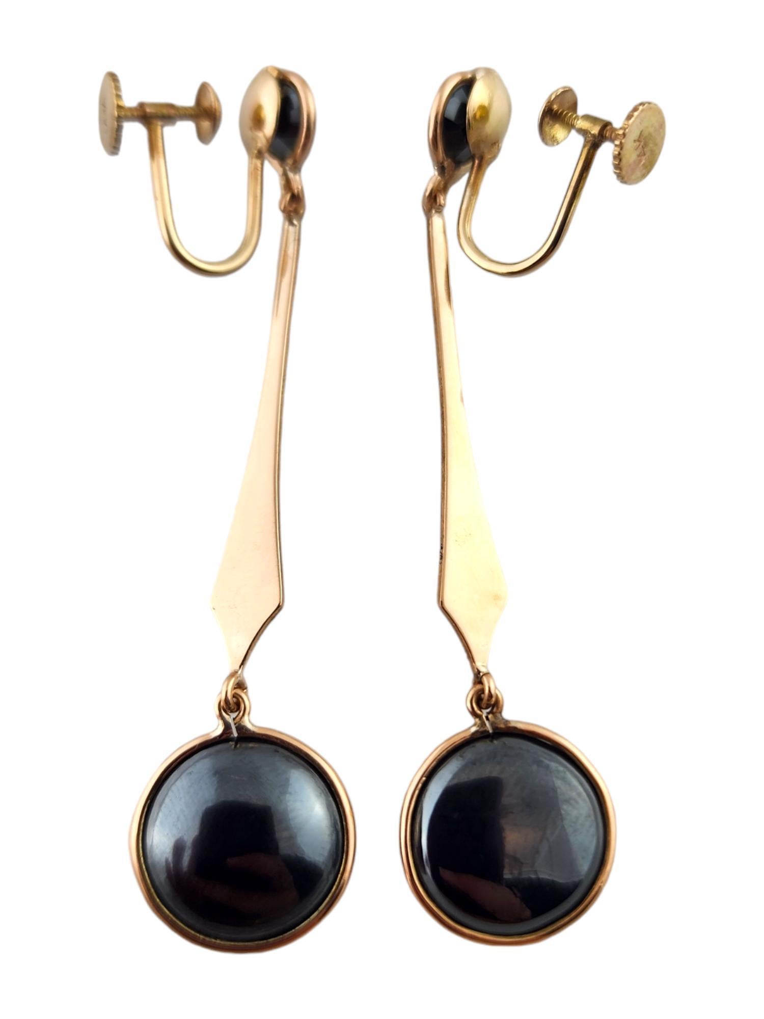 14 Karat Yellow Gold Screw Back Dangle Hematite Earrings #18569 In Good Condition For Sale In Washington Depot, CT