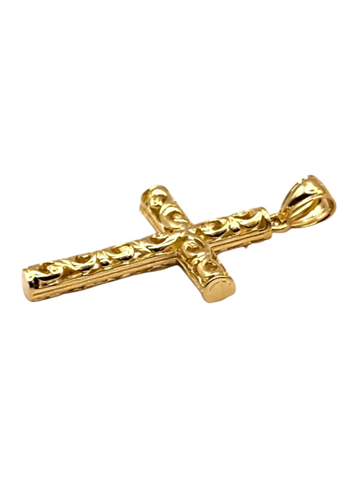 Pendentif croix en or jaune 14 carats

Ce magnifique pendentif en forme de croix a été réalisé en or jaune 14 carats et serait magnifique sur une chaîne assortie !

Taille : 32.98mm X 18.36mm X 3.54mm

Poids : 2,4 g/ 1,6 dwt

Poinçon : AJMI