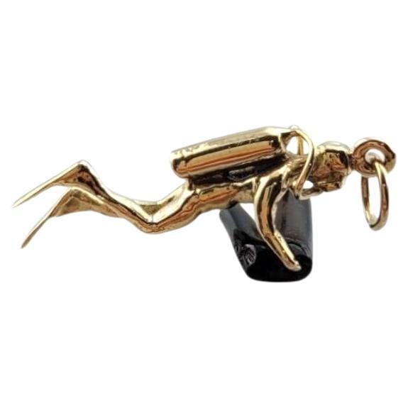 Charm per subacquei in oro giallo 14 carati #22258