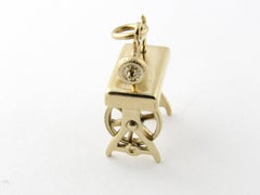 14 Karat Yellow Gold Sewing Machine Charm