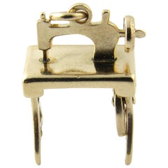 14 Karat Yellow Gold Sewing Machine Charm