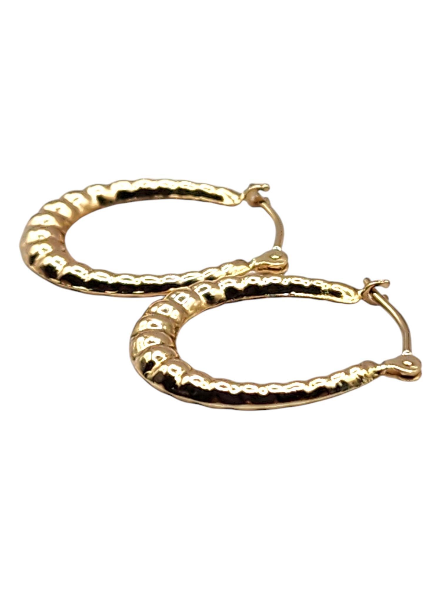 14 Karat Yellow Gold Shrimp Oval Hoop Earrings #20486 In Good Condition For Sale In Washington Depot, CT