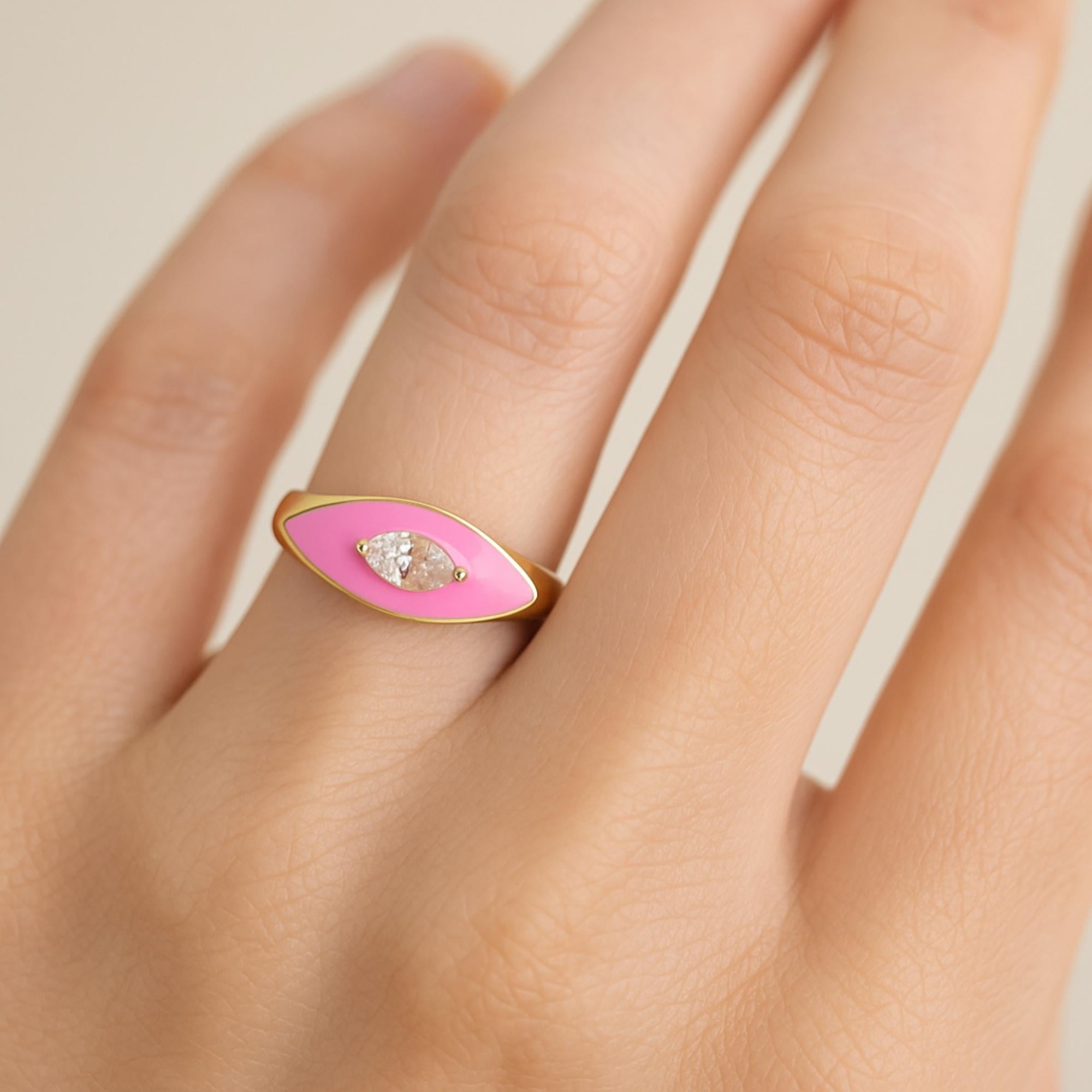 En vente :  Bague en or jaune 14 carats SI/H Solitaire 0.38Carat Diamond Pink Enamel 2