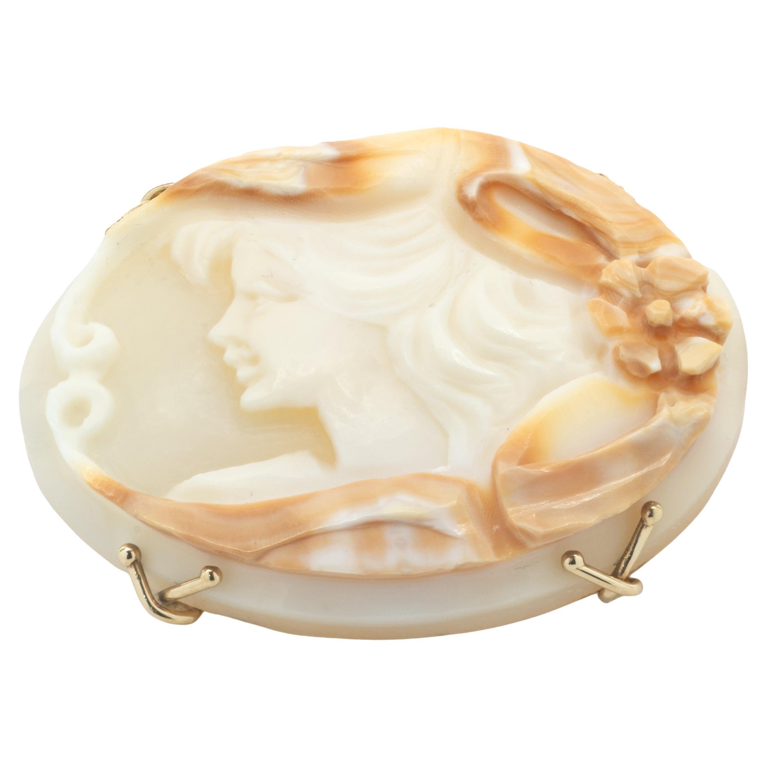 14 Karat Yellow Gold Sideways Carved Cameo Pin / Pendant For Sale