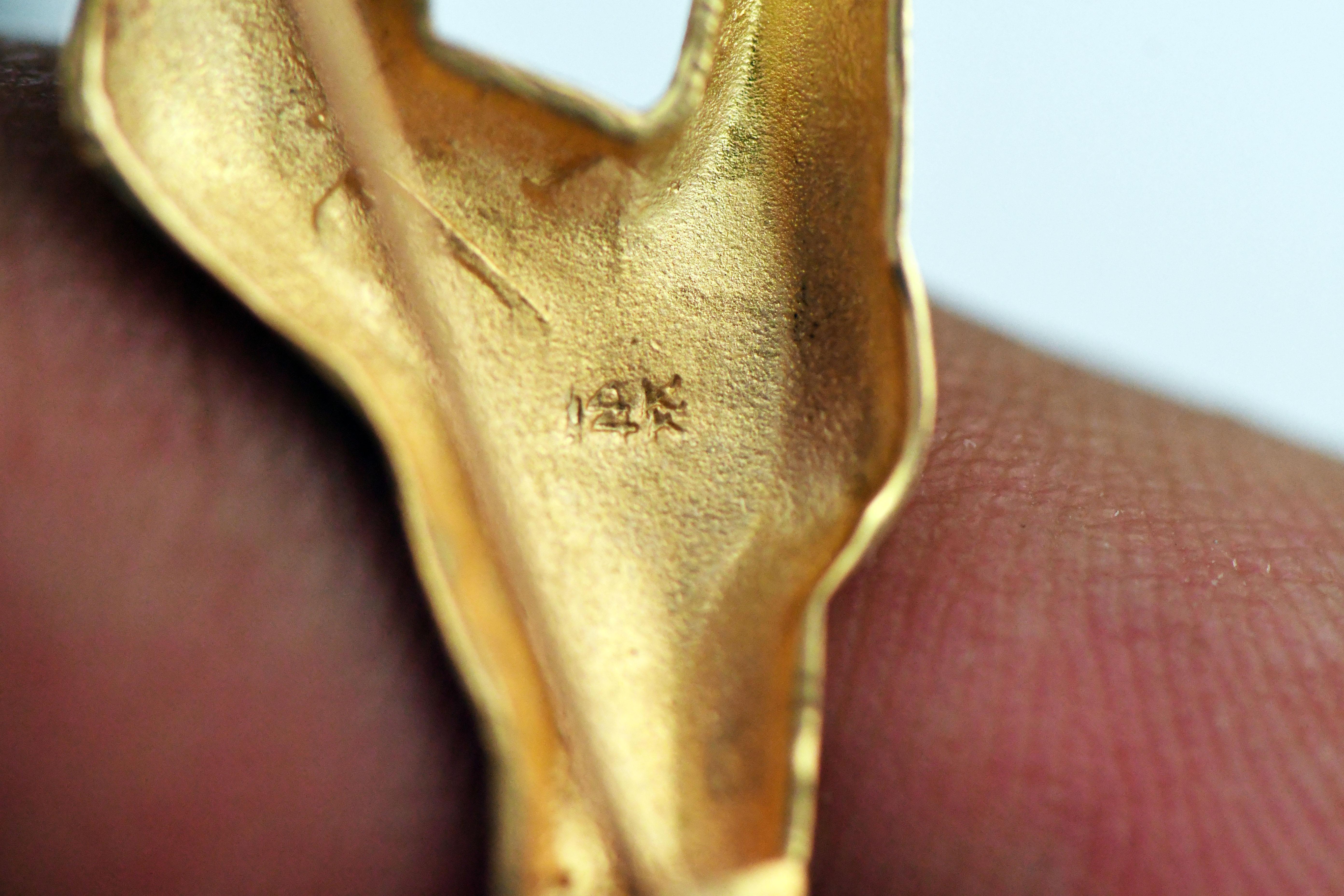 Contemporary 14 Karat Yellow Gold Single Cut Ruby Eyed Baby Giraffe Pin Pendant For Sale