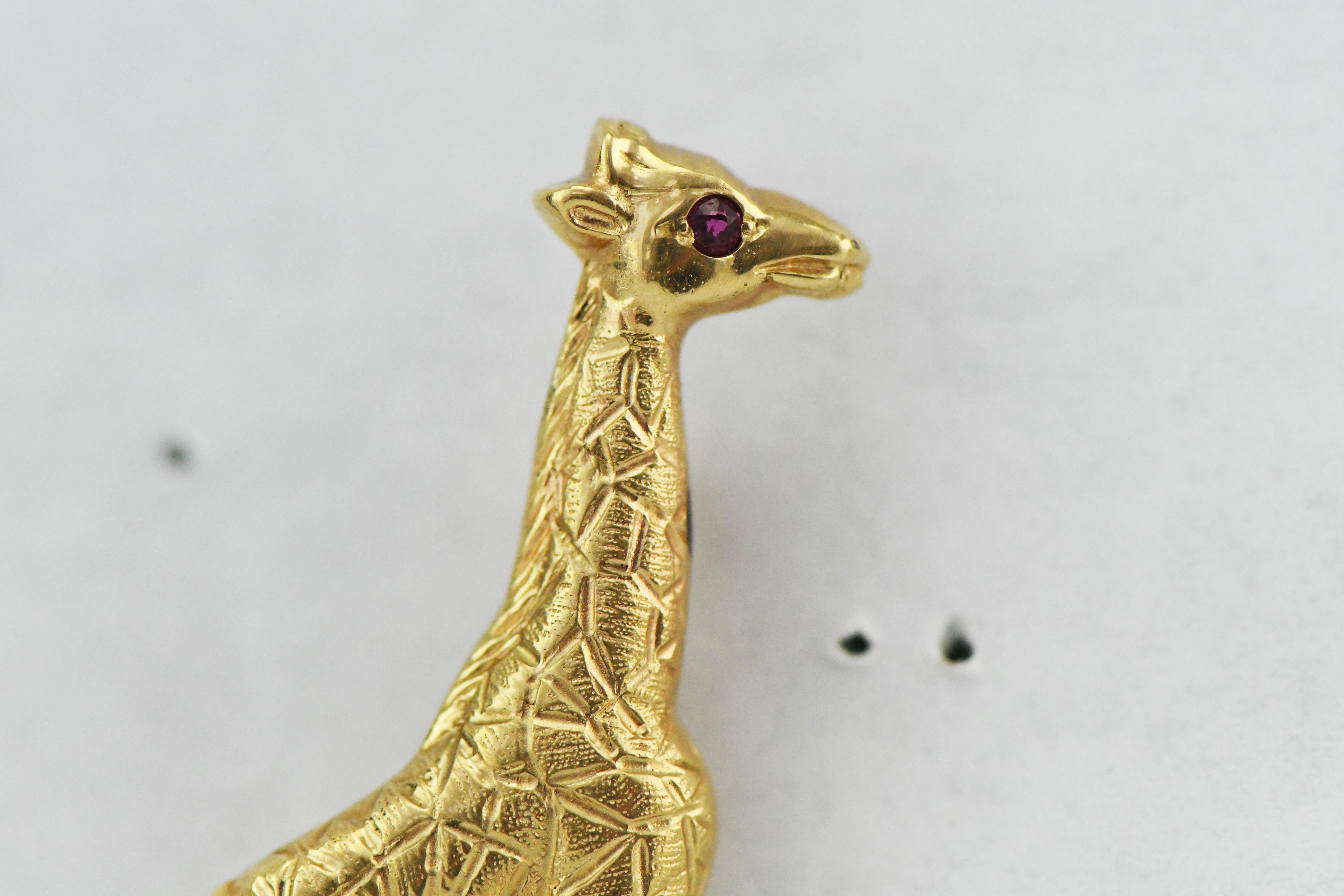 14 Karat Yellow Gold Single Cut Ruby Eyed Baby Giraffe Pin Pendant For Sale 1