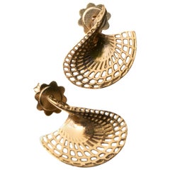 14 Karat Yellow Gold Small Twisted Disk Stud Earrings